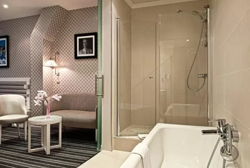 Bathroom in Hotel Icône
