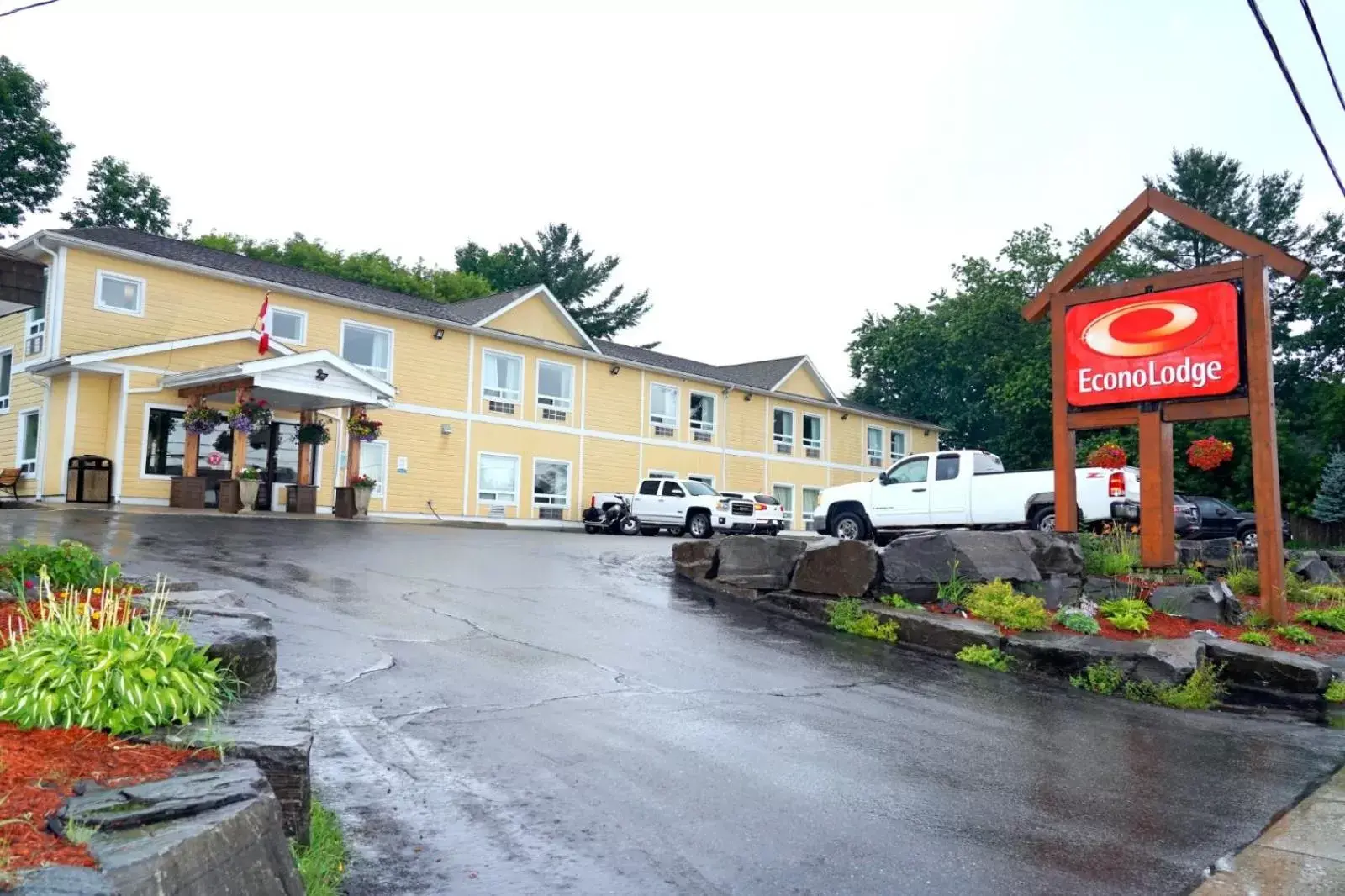 Property Building in Econolodge Huntsville