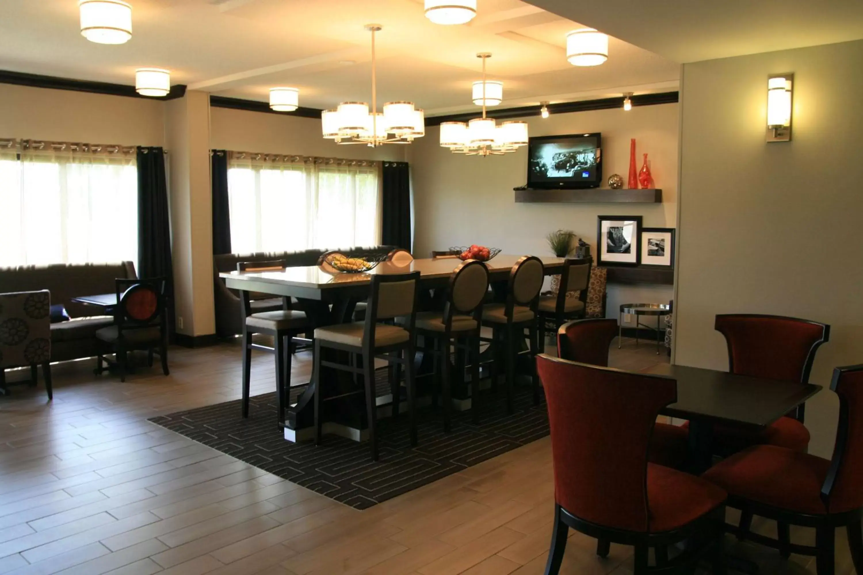Lobby or reception, Restaurant/Places to Eat in Hampton Inn Dyersburg