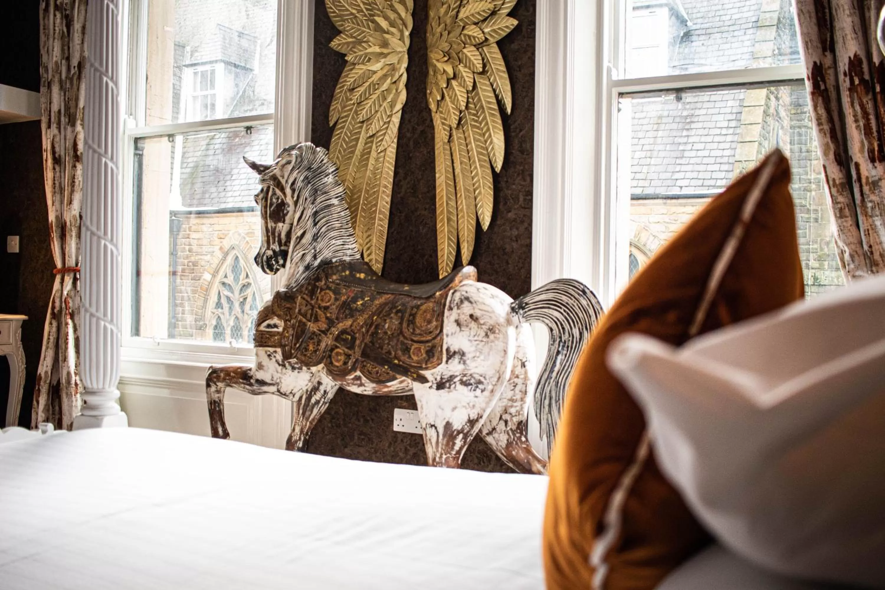 Other, Bed in The Auction House