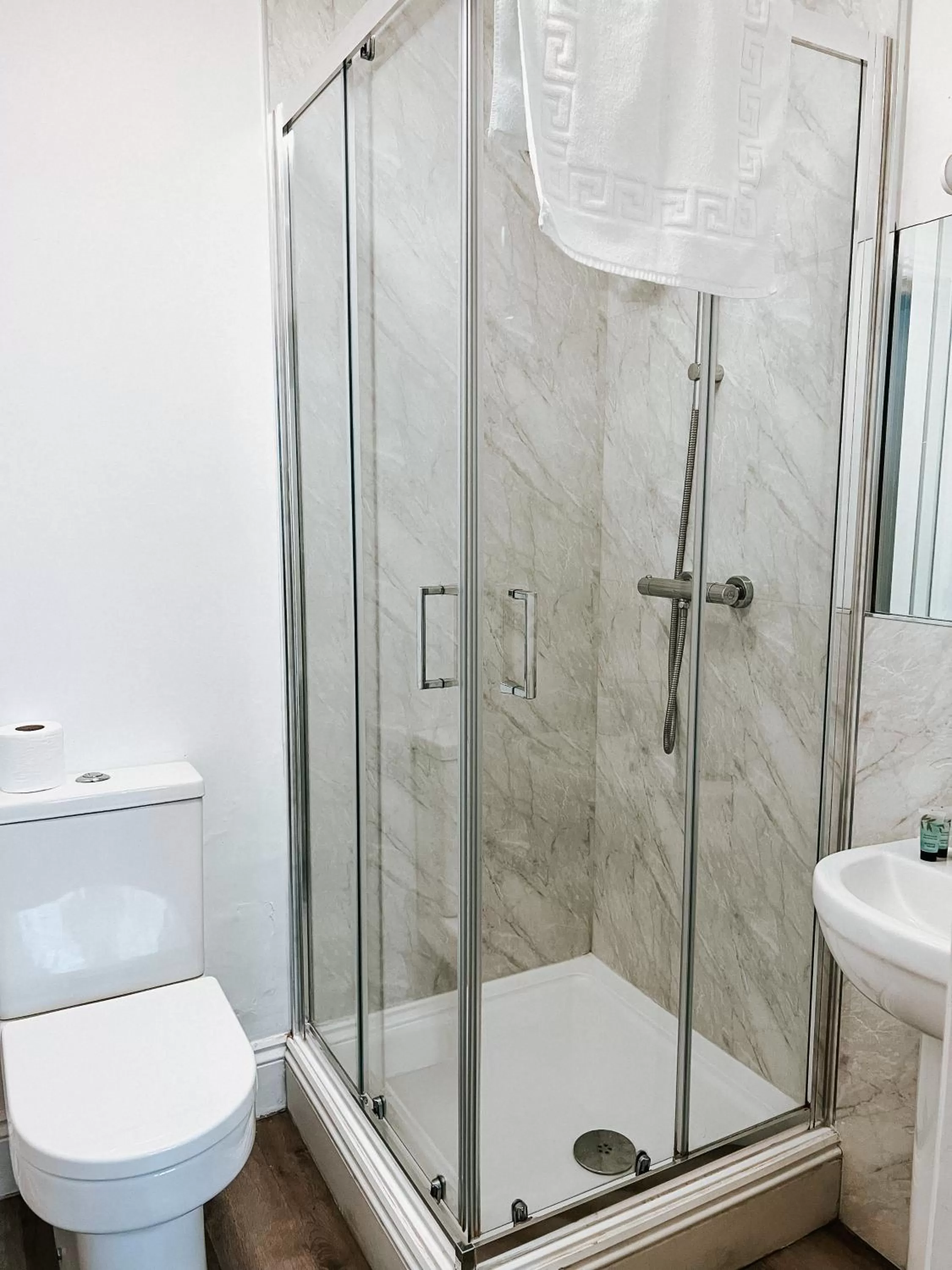 Bathroom in The Red Lion Inn