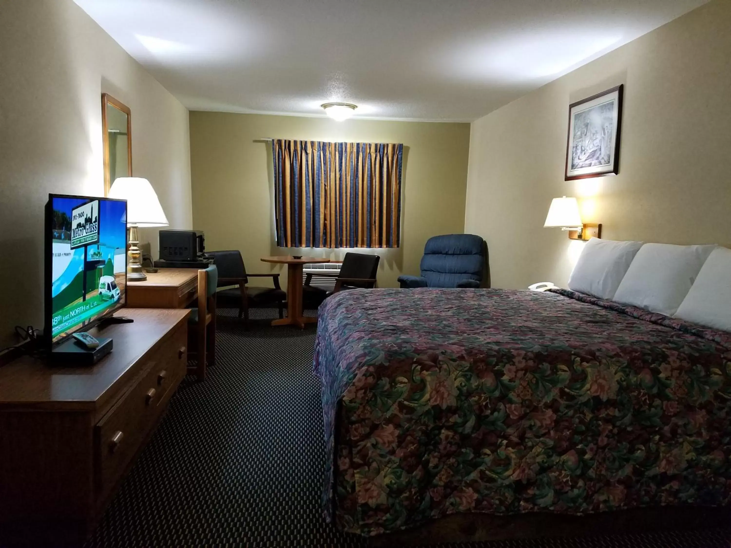 Photo of the whole room, Room Photo in Rodeway Inn Blair