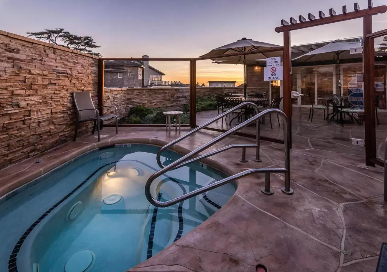 Hot Tub, Swimming Pool in Moonstone Landing