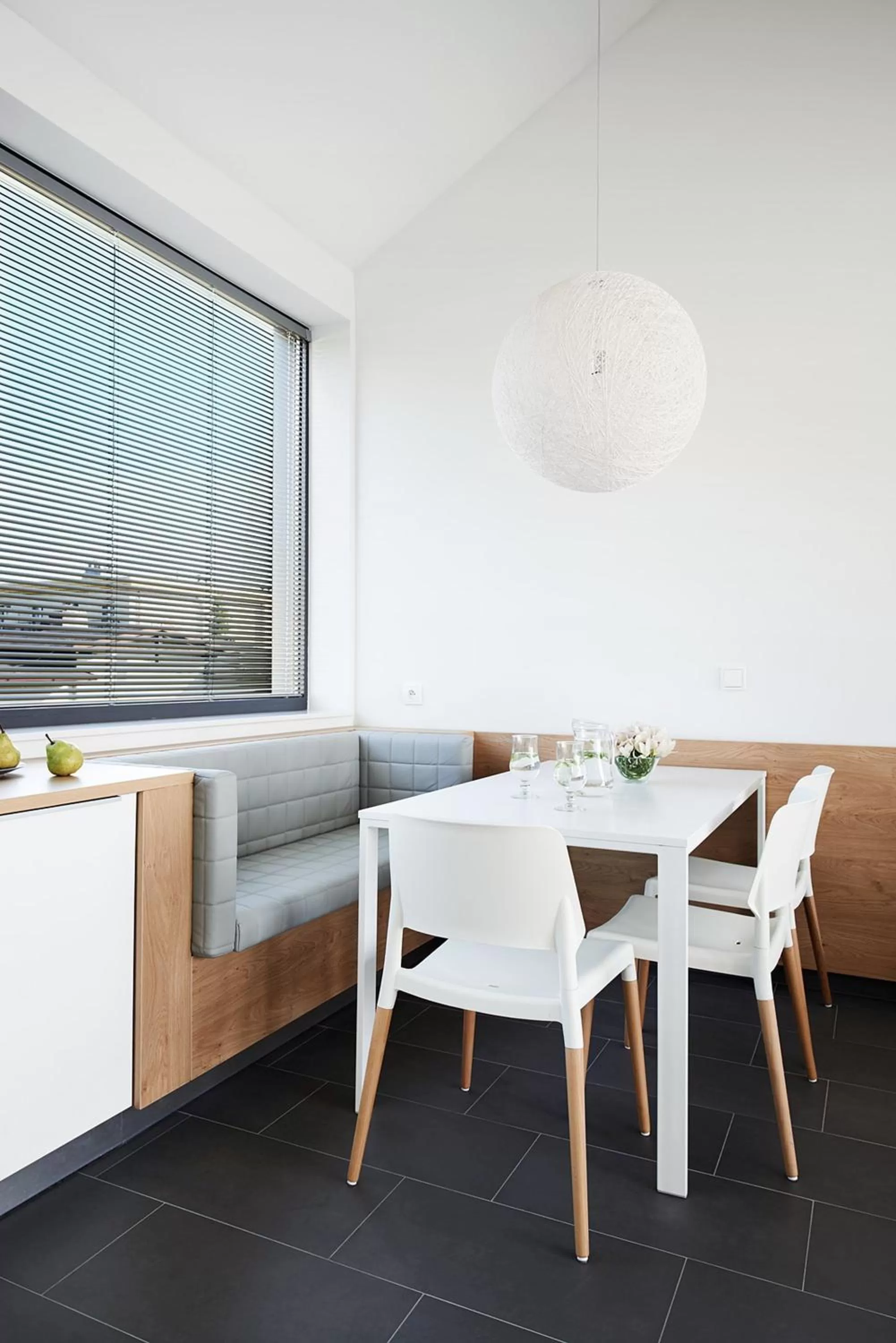 Dining area in Boulevard Ustronie Morskie by Zdrojowa