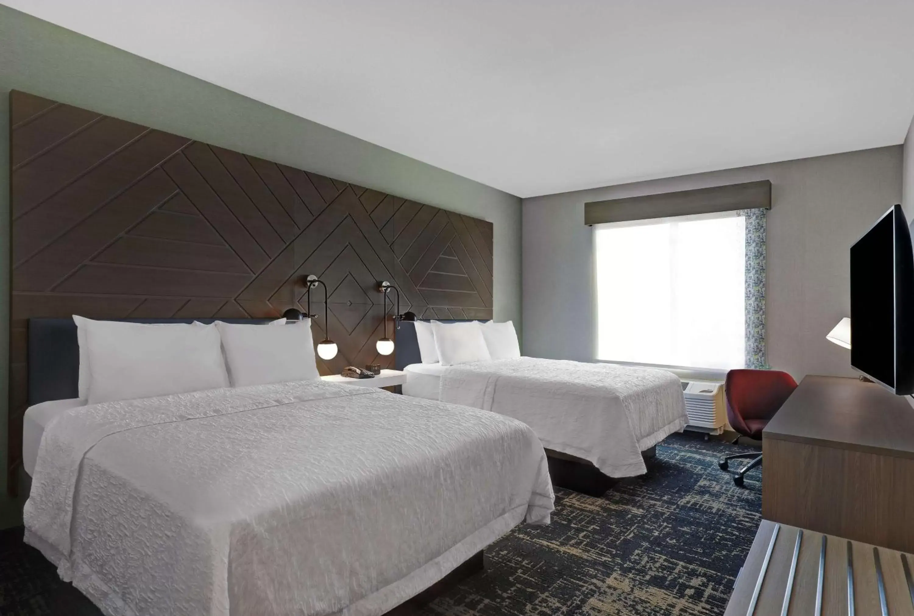 Bedroom, Bed in Hampton Inn Patterson, Ca Bedroom, Bed in Hampton Inn Patterson, Ca