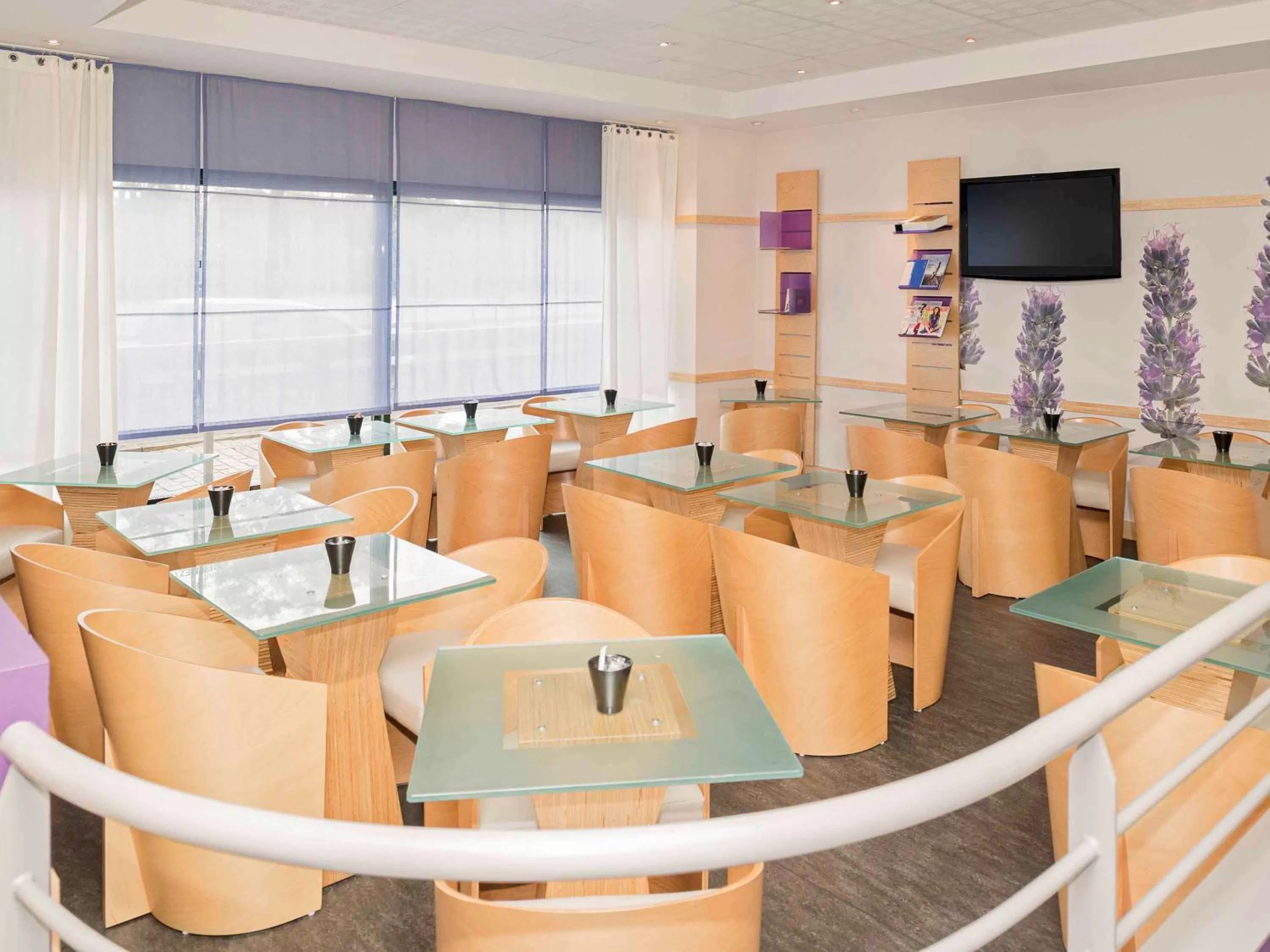 Lounge or bar in ibis Metz Centre Gare