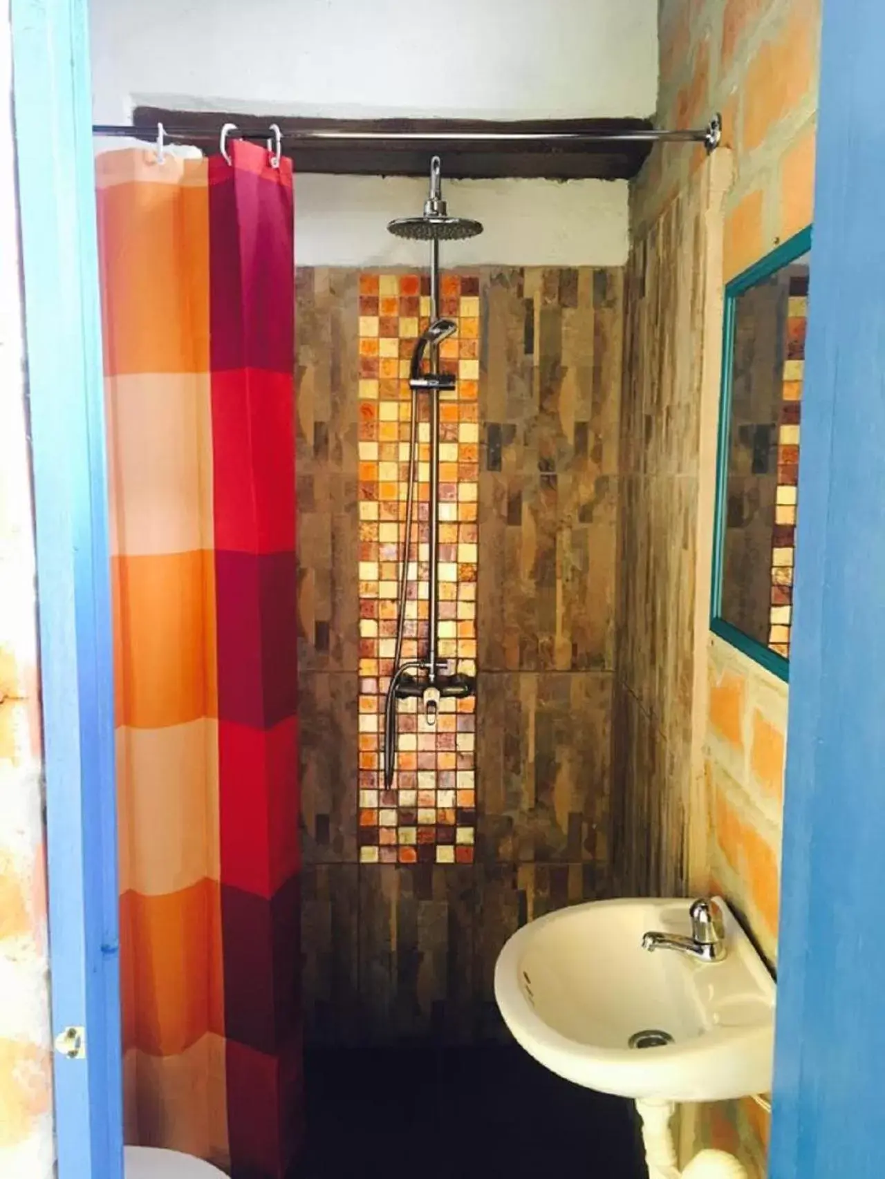 Twin Room in Blue Door Housing Historic Quito Twin Room in Blue Door Housing Historic Quito