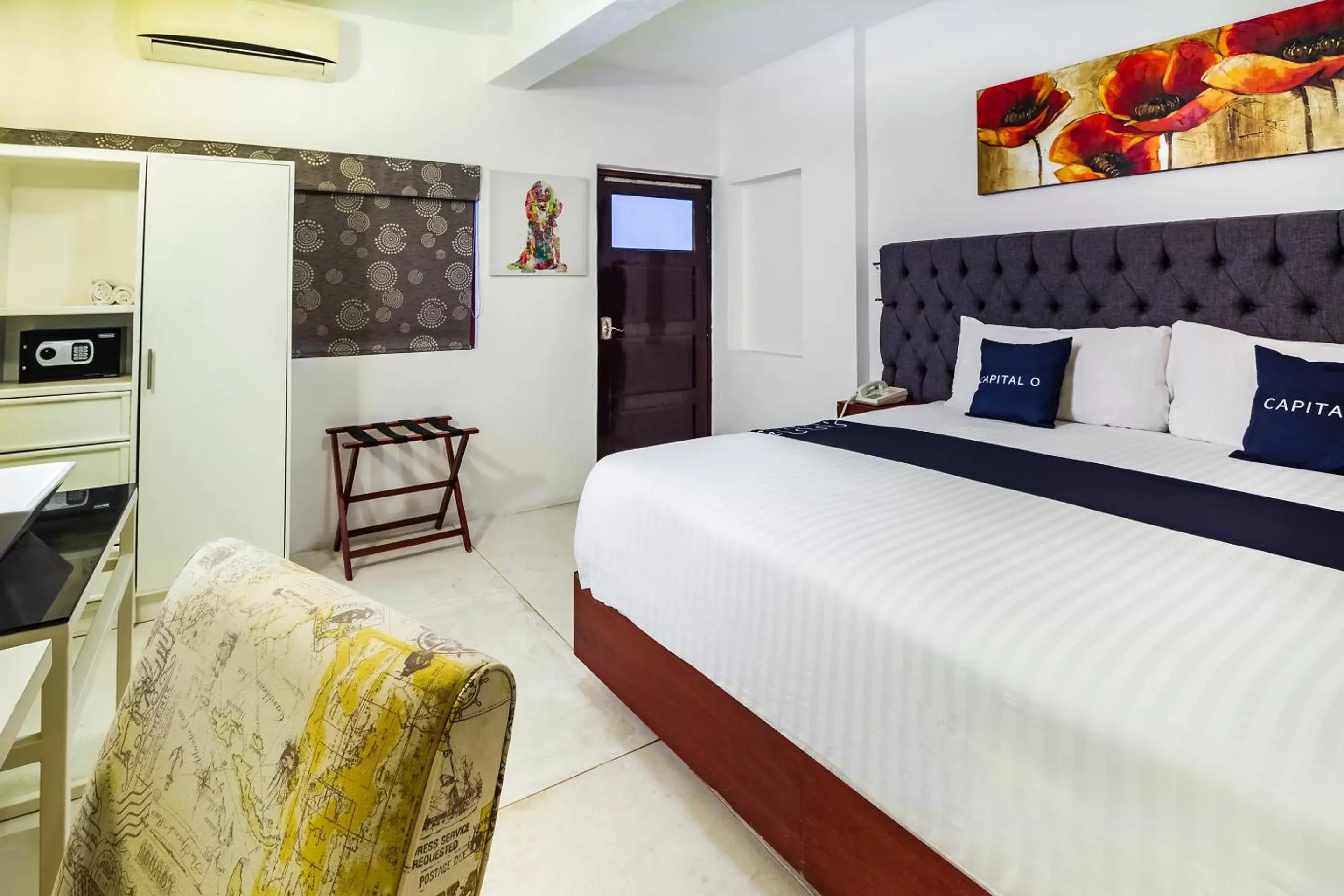 Bedroom, Bed in Capital O Hotel 522, Puerto Vallarta