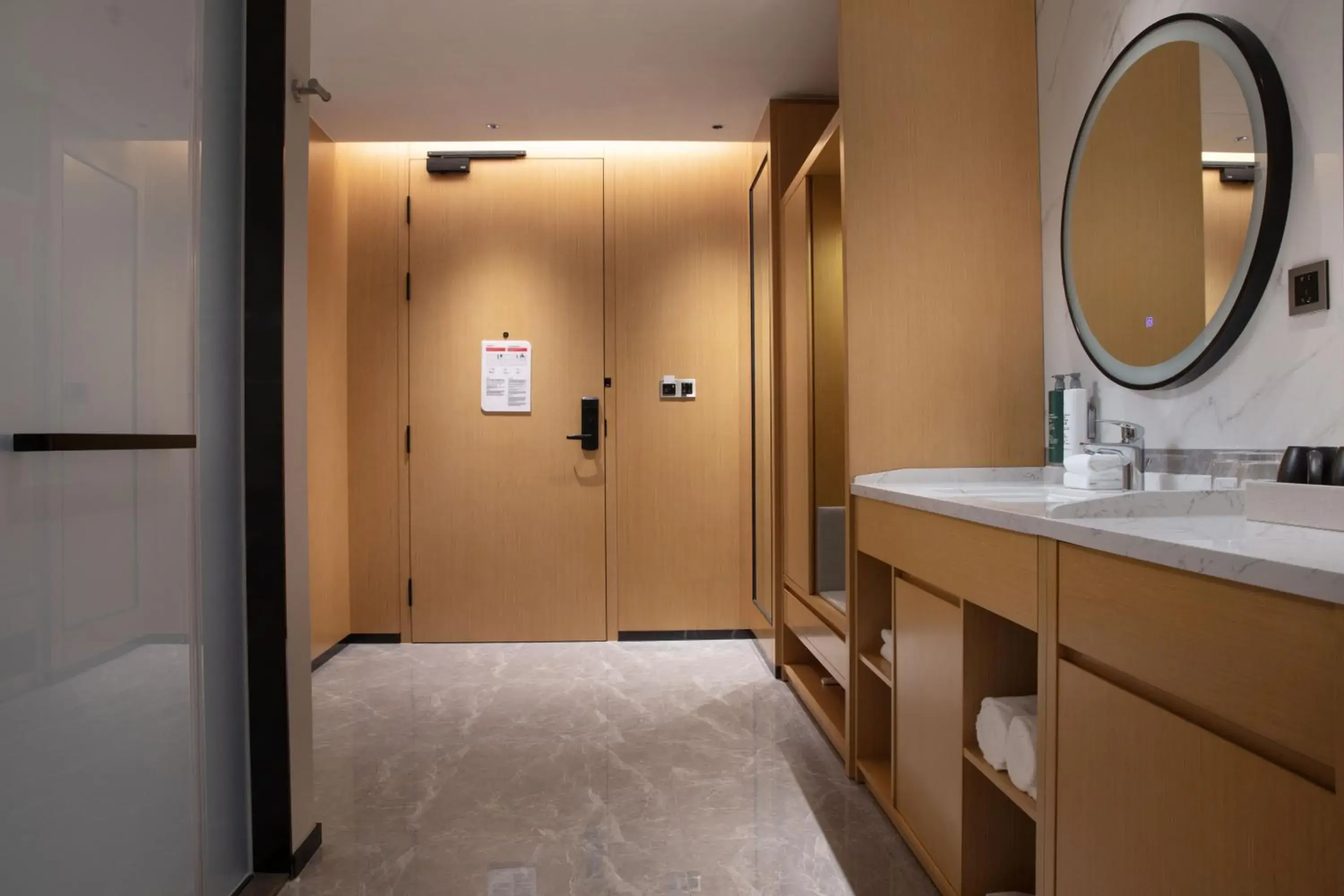 wardrobe, Bathroom in Hilton Garden Inn Hangzhou Xiaoshan