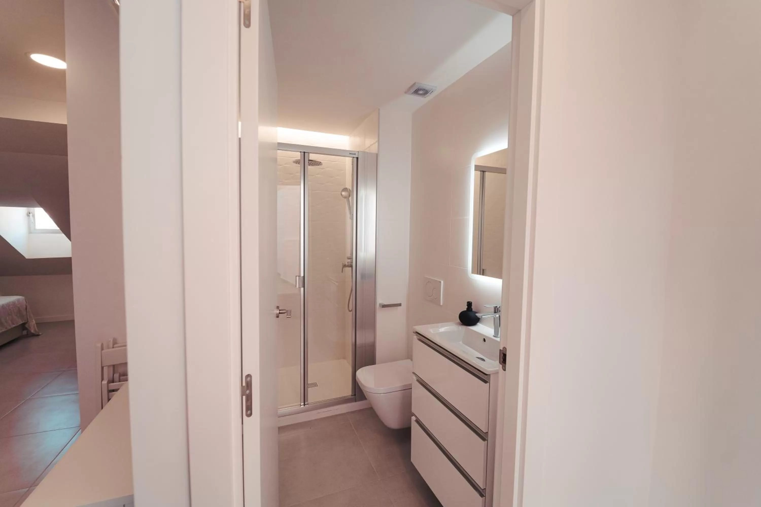 Bathroom in Palm Suites