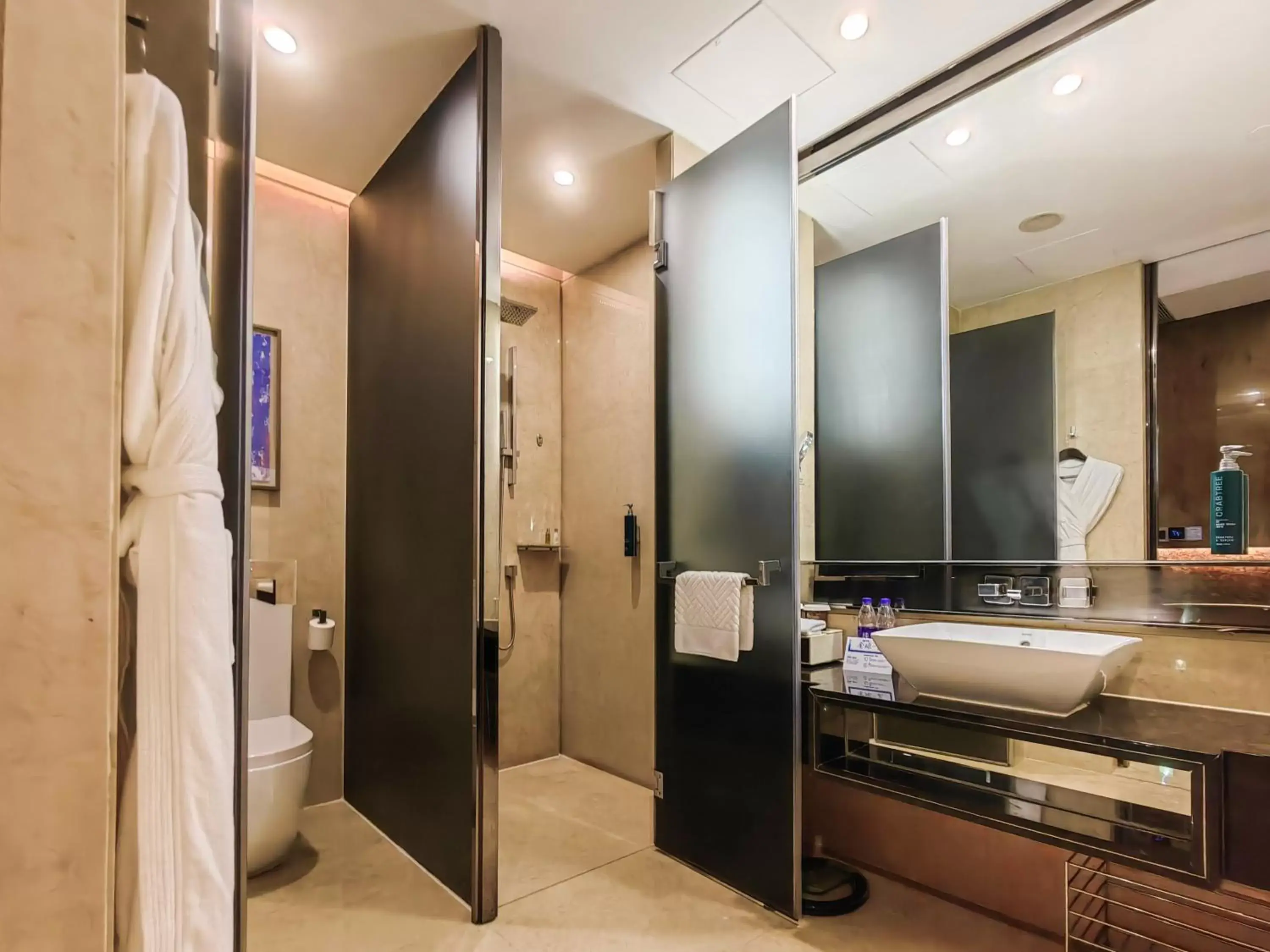 Bathroom in Hilton Guangzhou Tianhe