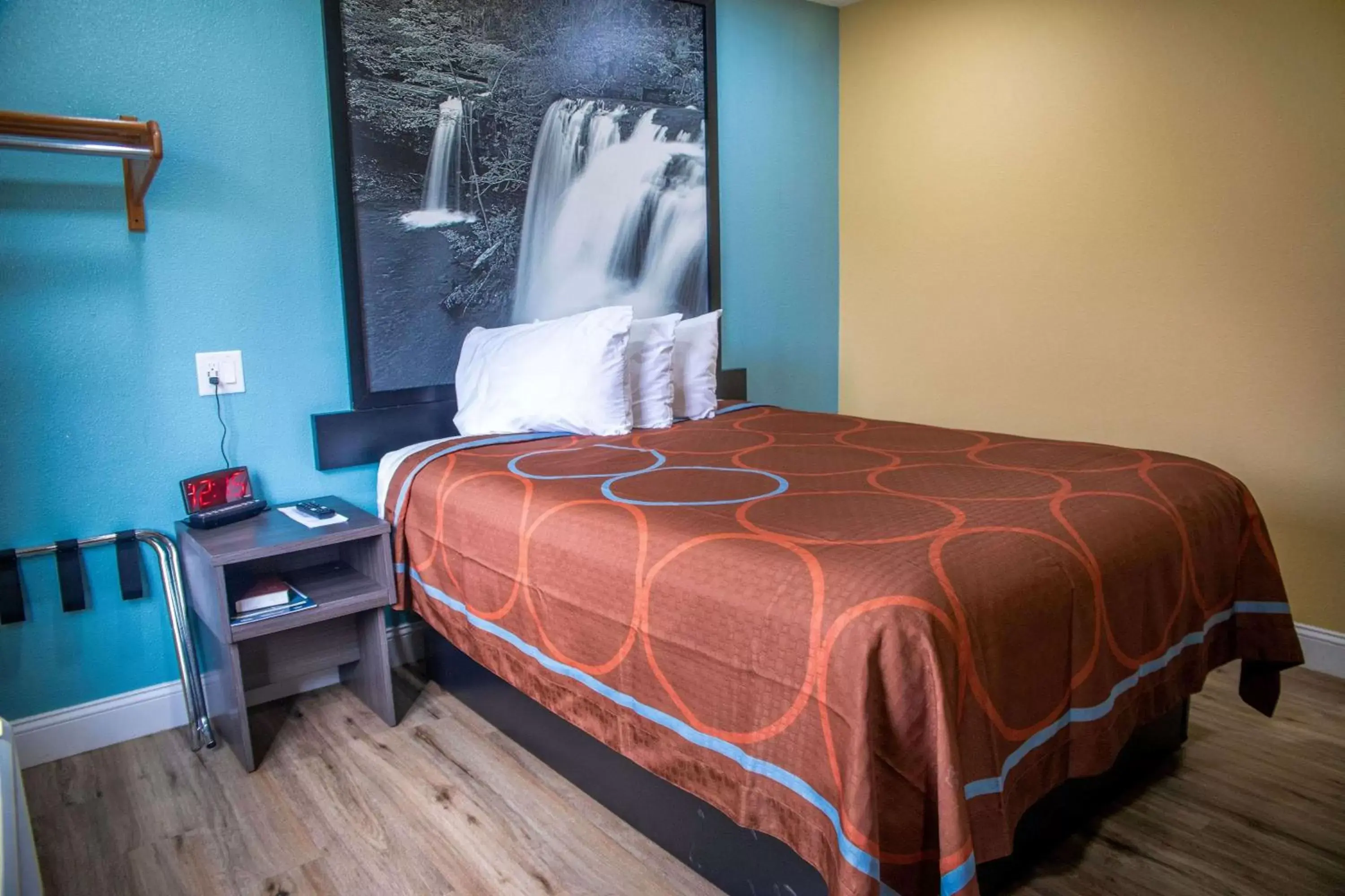 Bedroom, Bed in Super 8 by Wyndham Mountain Home Bedroom, Bed in Super 8 by Wyndham Mountain Home