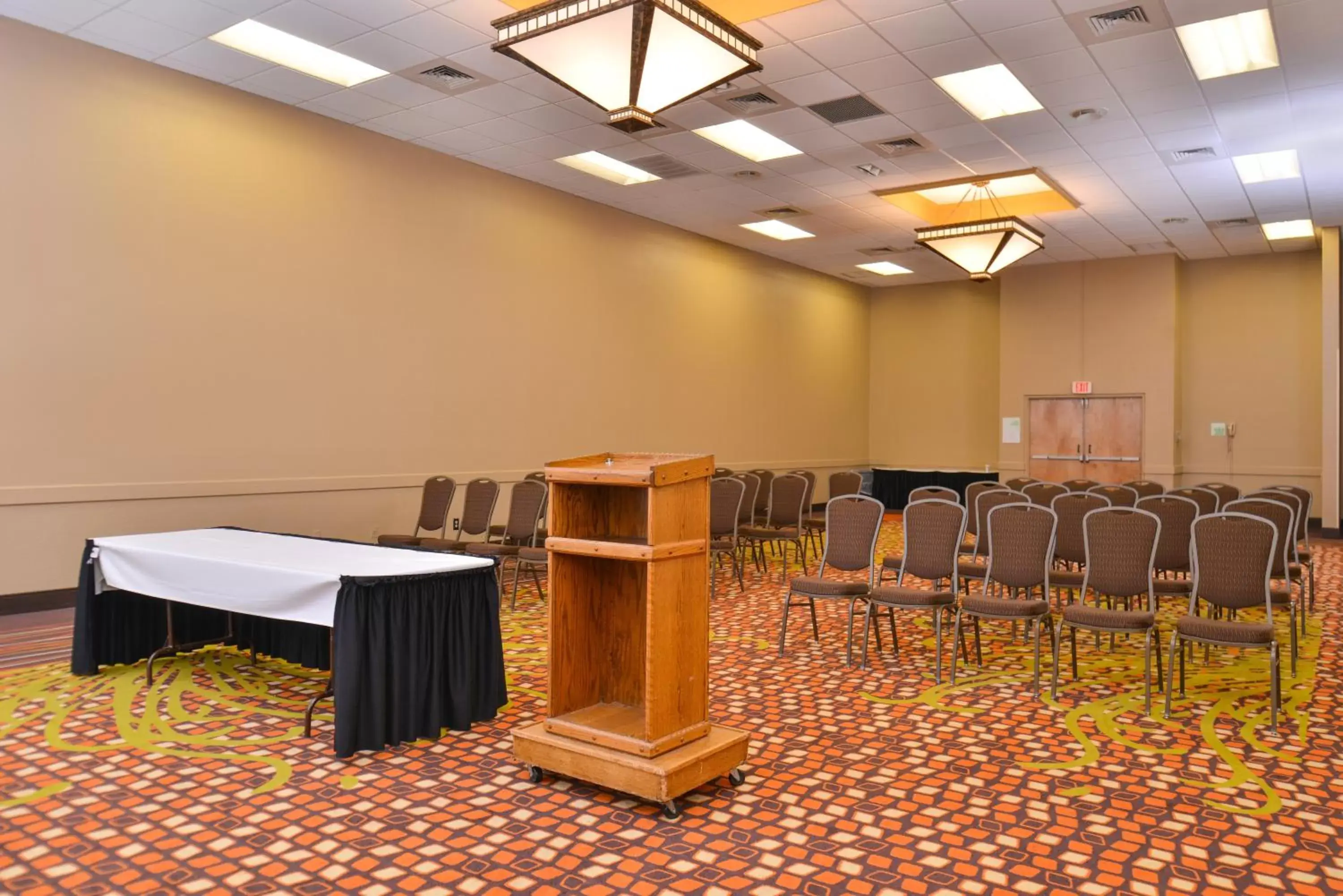 Meeting/conference room, Business Area/Conference Room in Ramada Plaza by Wyndham Sheridan Hotel & Convention Center