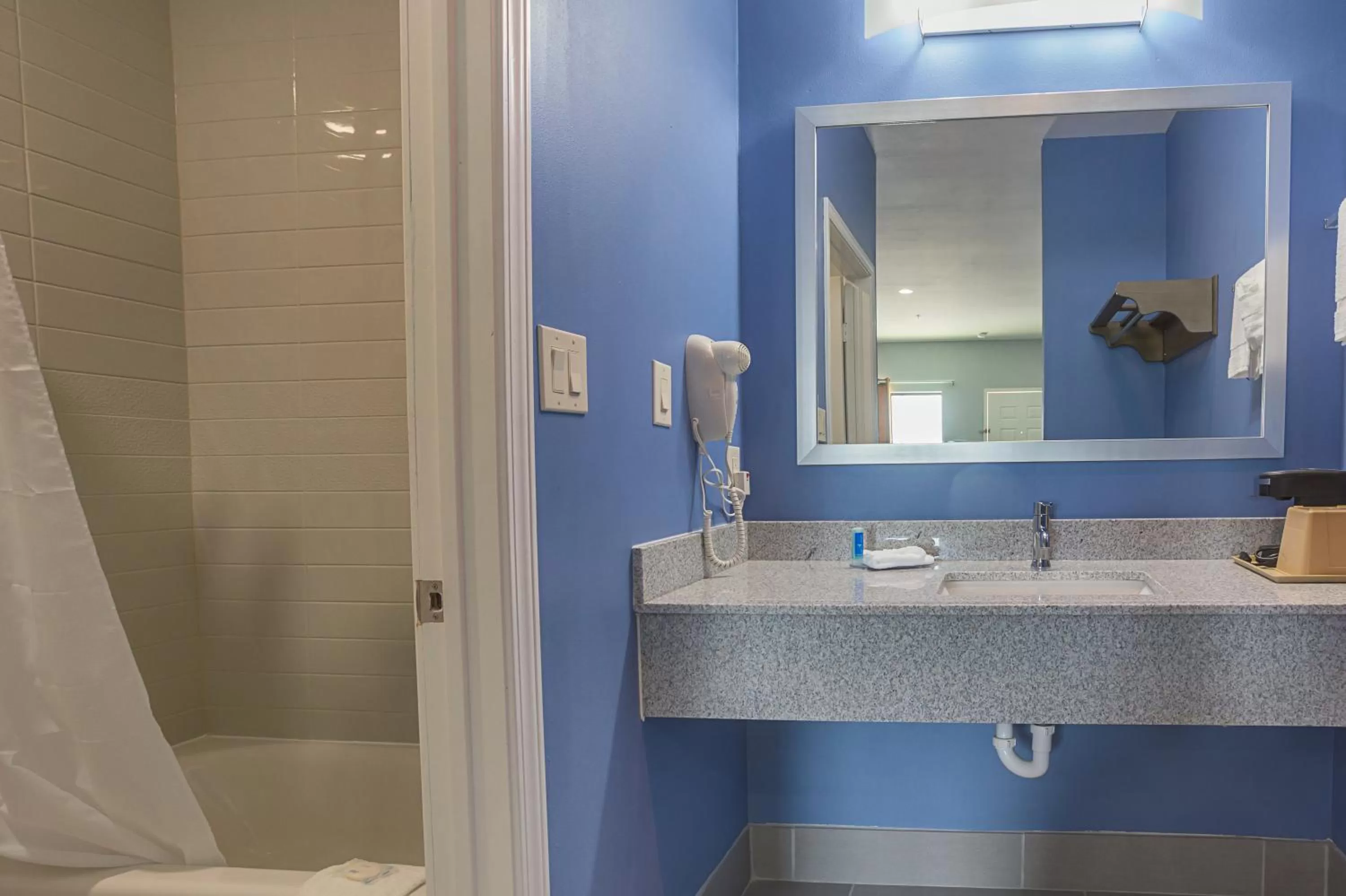 Bathroom in Home Place Inn Spring I-45 North and 1960