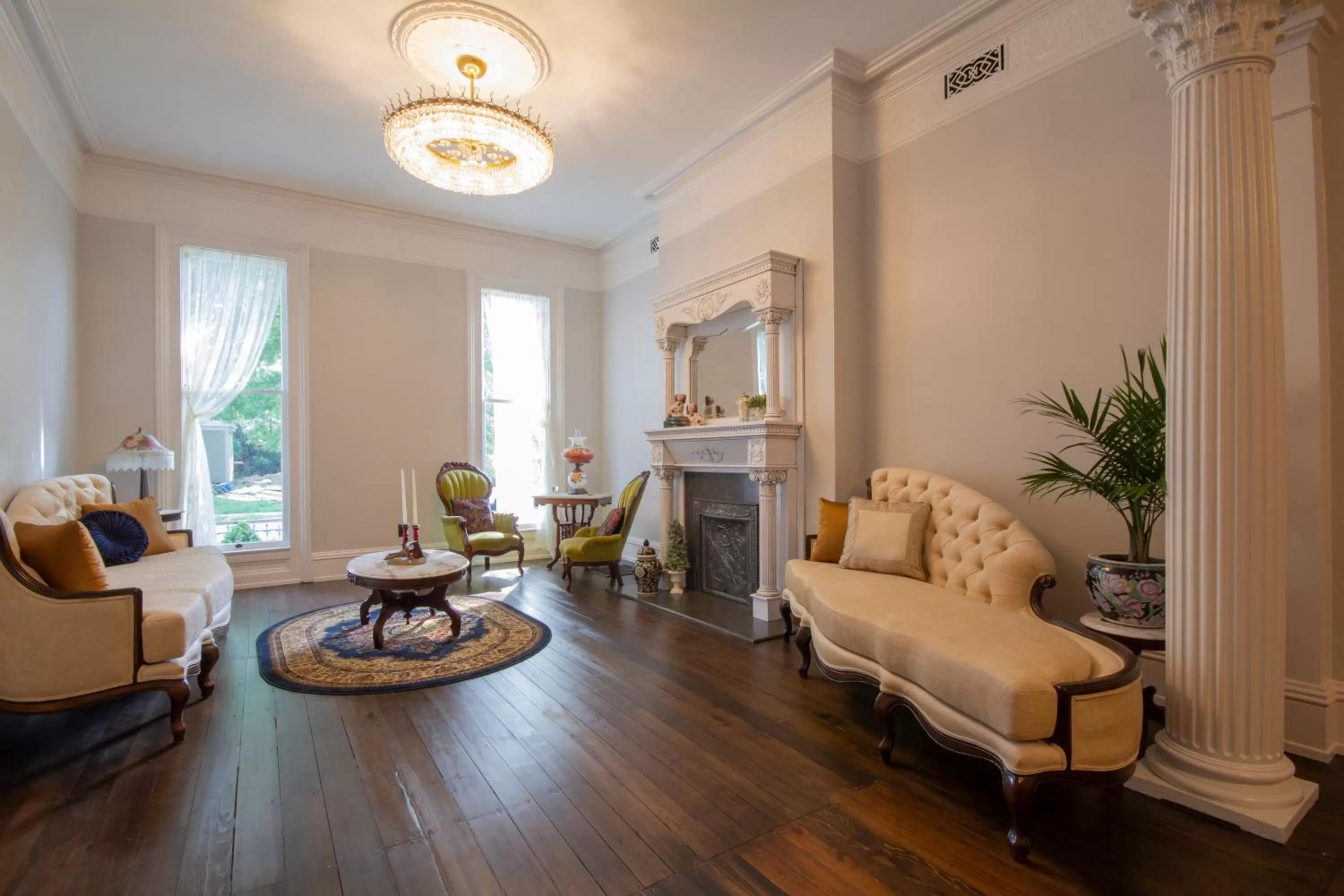 Belle Louise Historic Bed & Breakfast