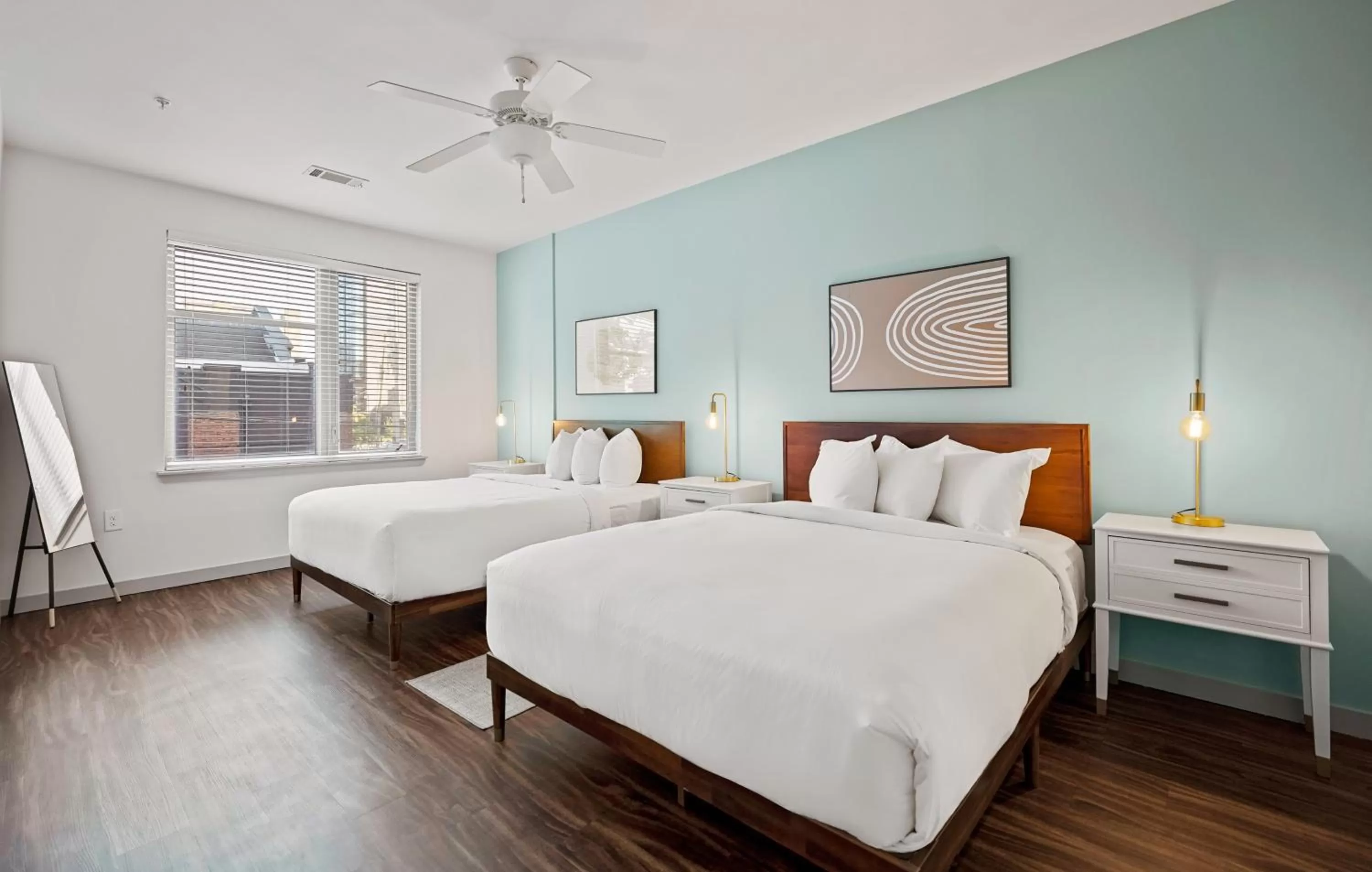 Bed in Placemakr Music Row - Vanderbilt
