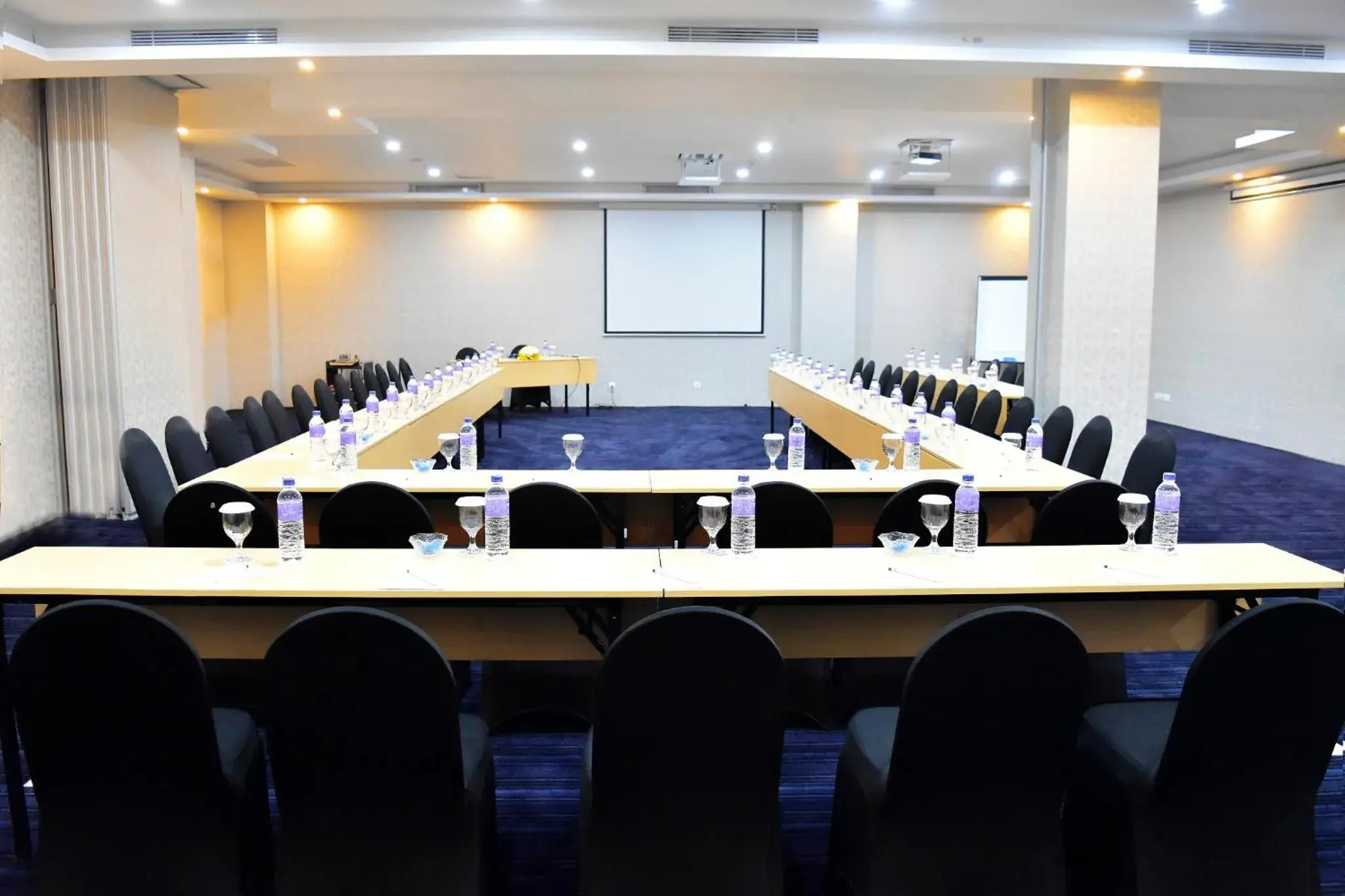 Business facilities in Platinum Hotel & Convention Hall Balikpapan