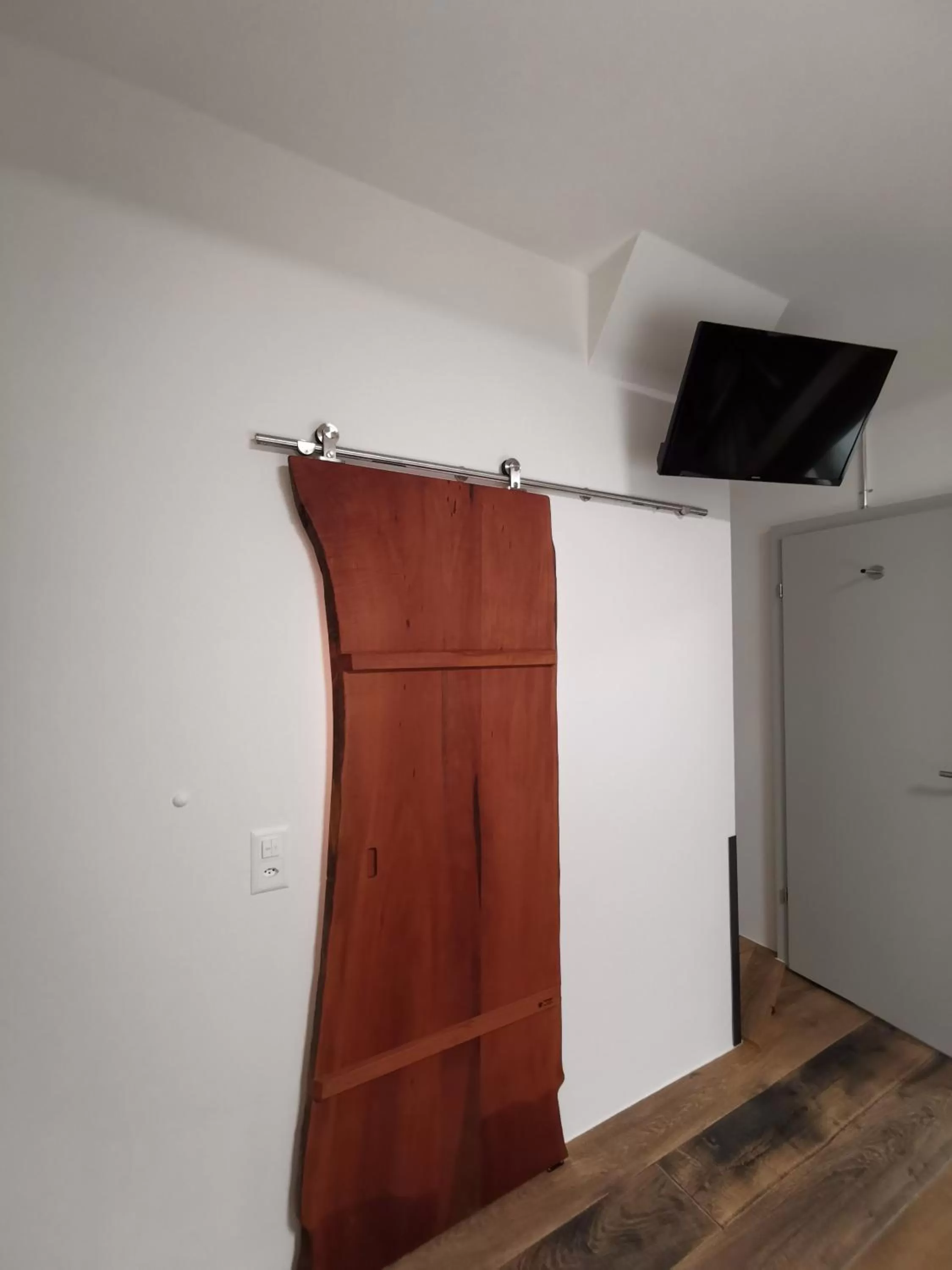 TV and multimedia in Boutique Hotel BS16 before Bern City Parking gratis