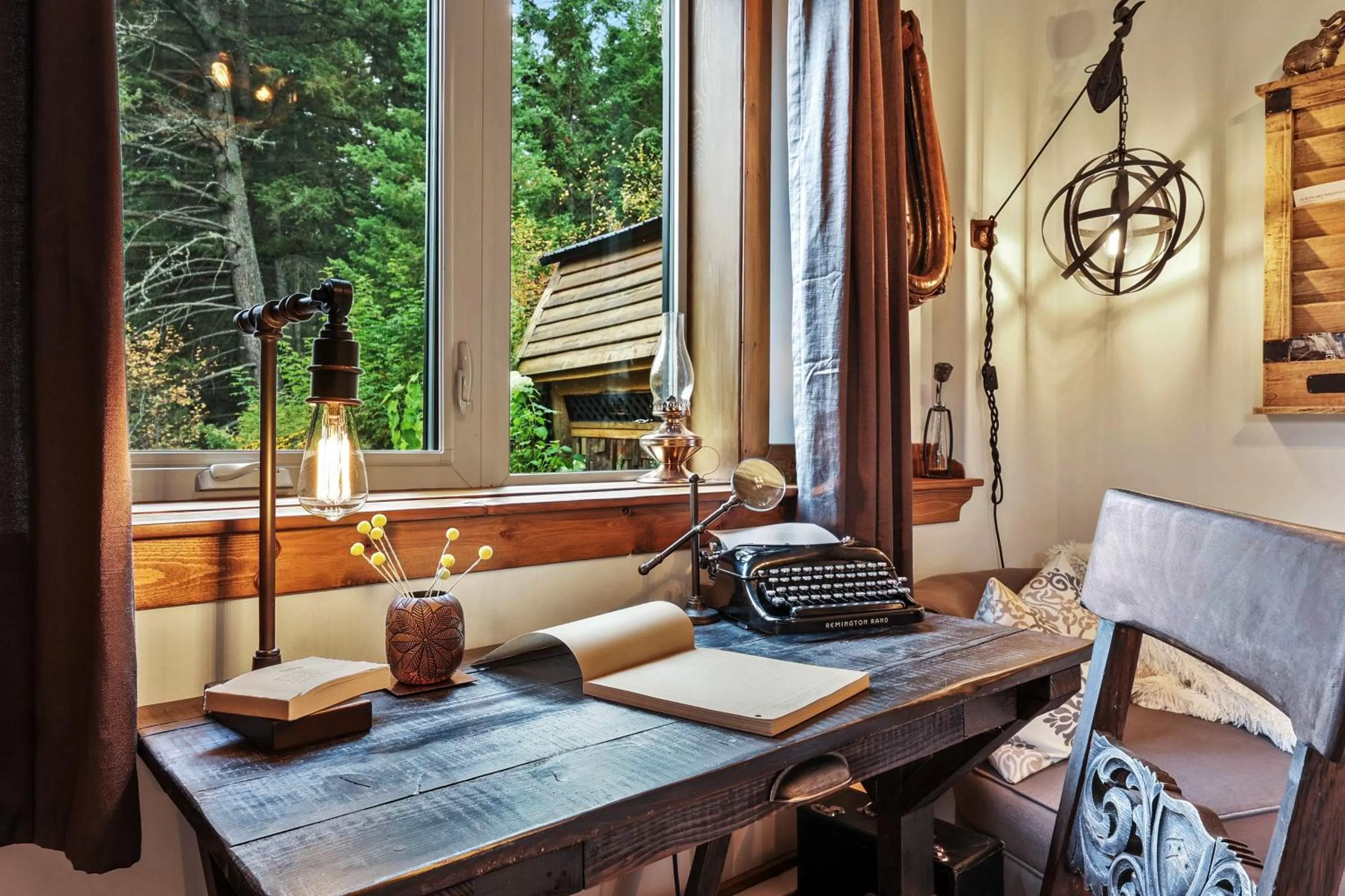 Bedroom in A Suite Retreat - Beyond Bed & Breakfast