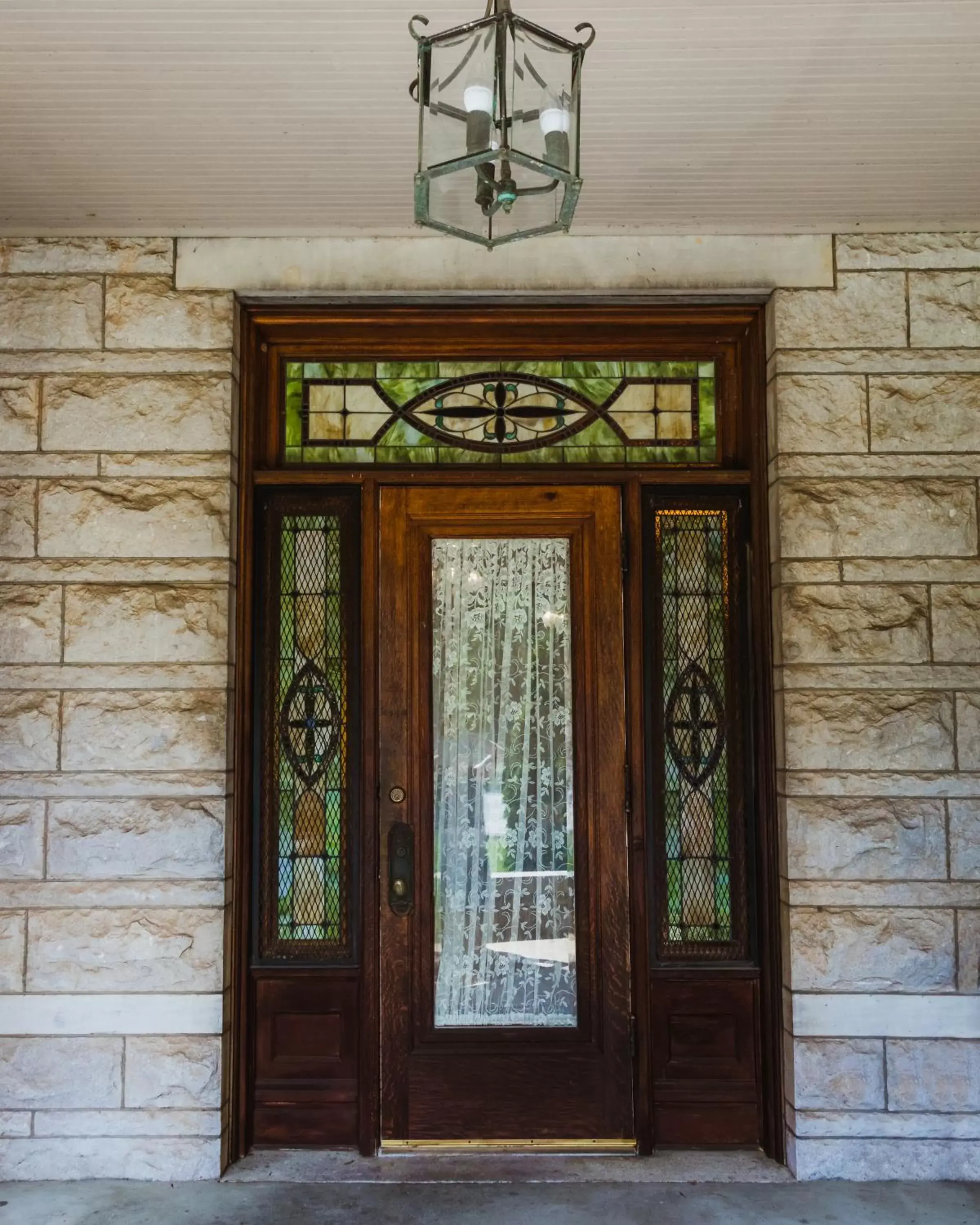 Facade/entrance in The Mansion at Elfindale