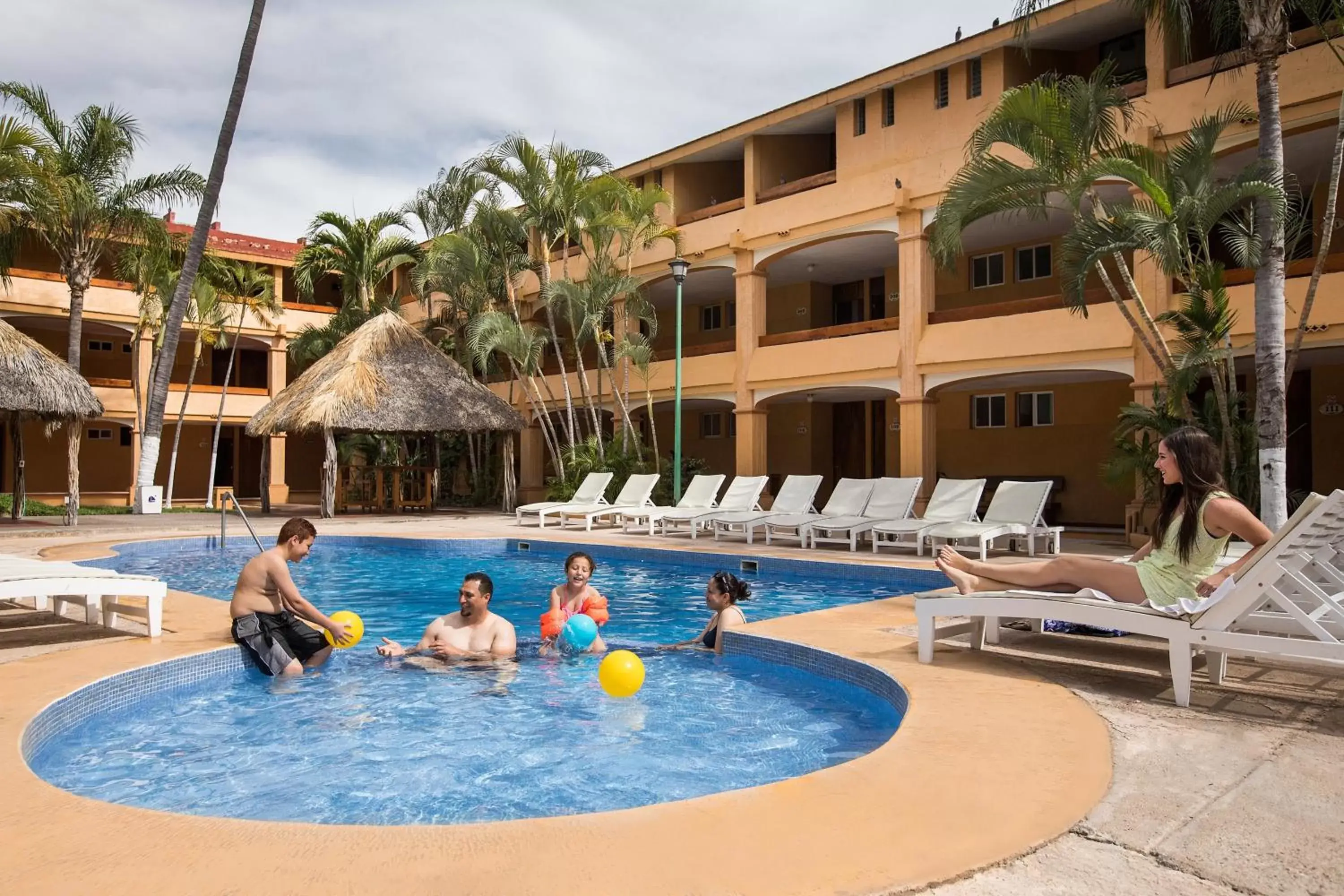 Swimming Pool in Hotel Margaritas