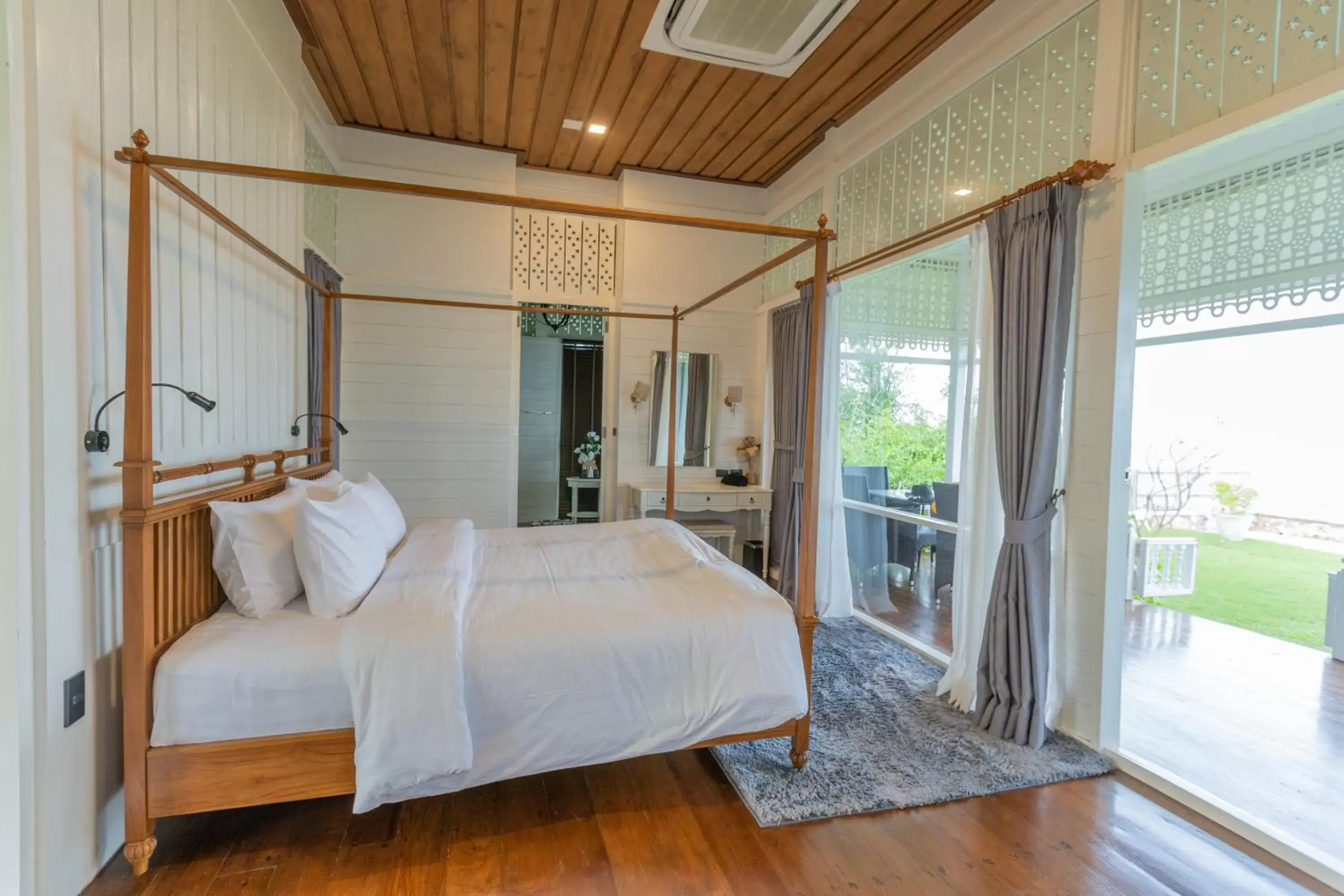 Bed in De Chaochom Hua Hin