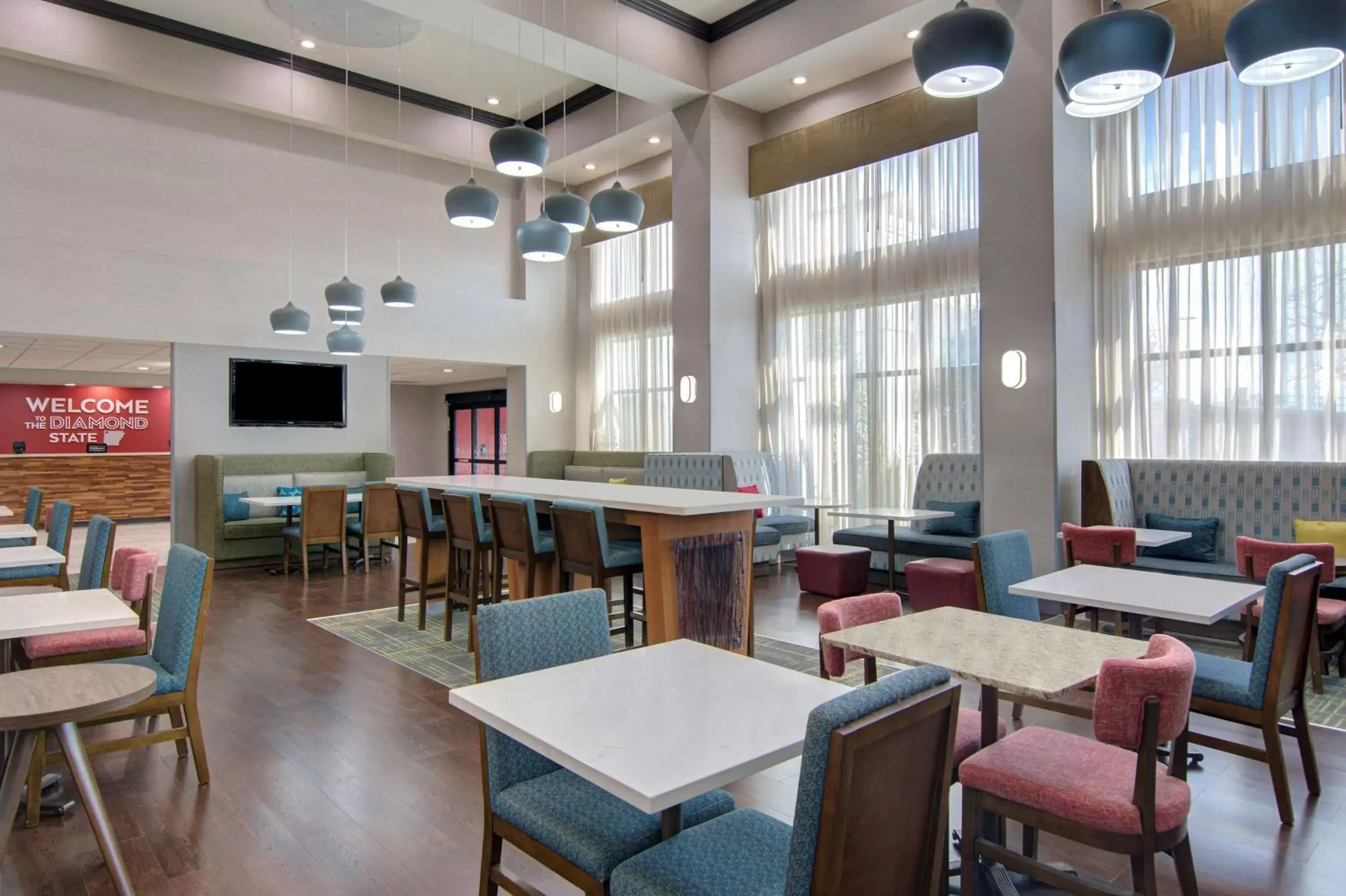 Lobby or reception, Restaurant/Places to Eat in Hampton Inn Fayetteville