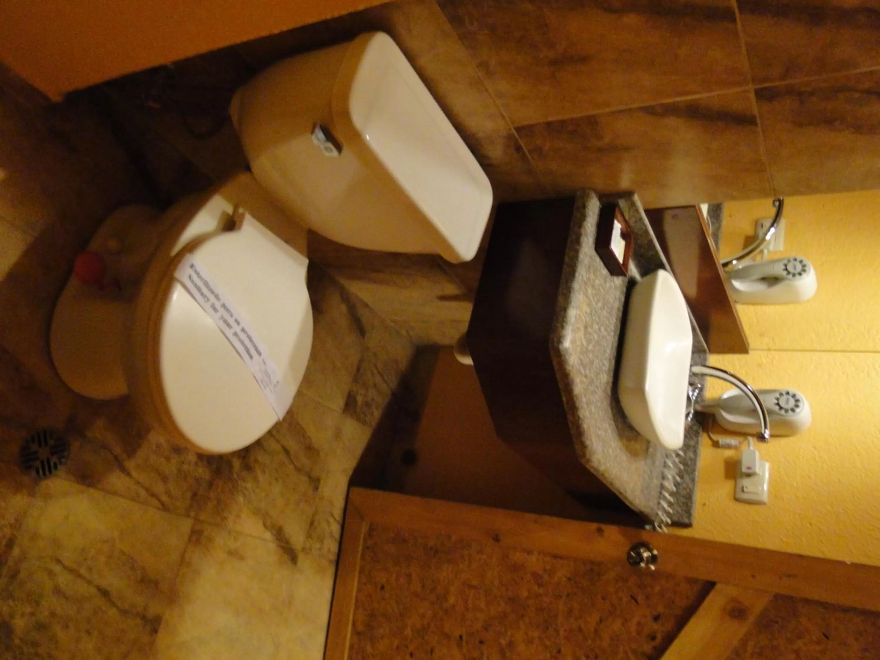 Budget Single Room in Hotel Rodelu