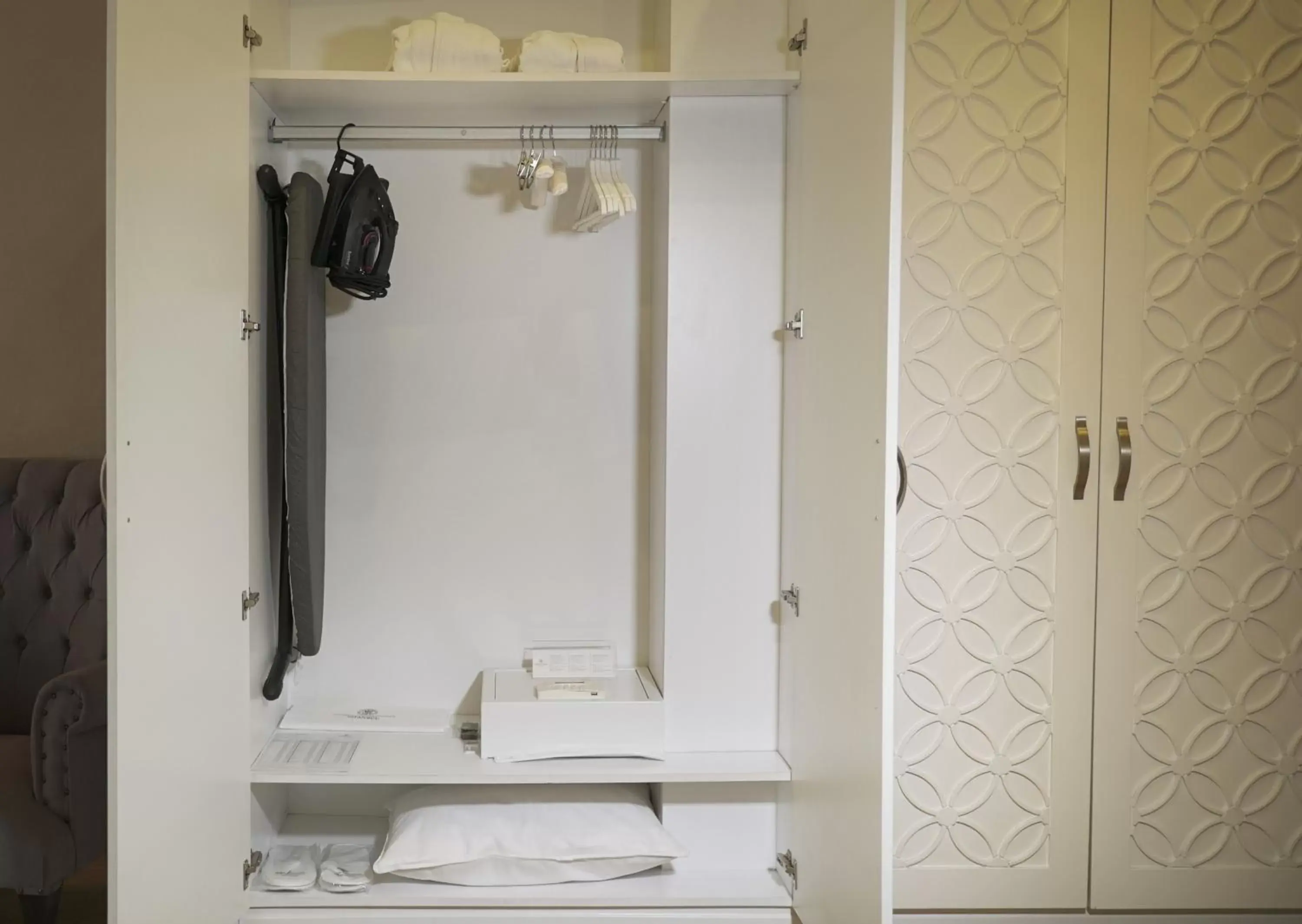wardrobe, Bathroom in Régie Ottoman Istanbul - Special Category