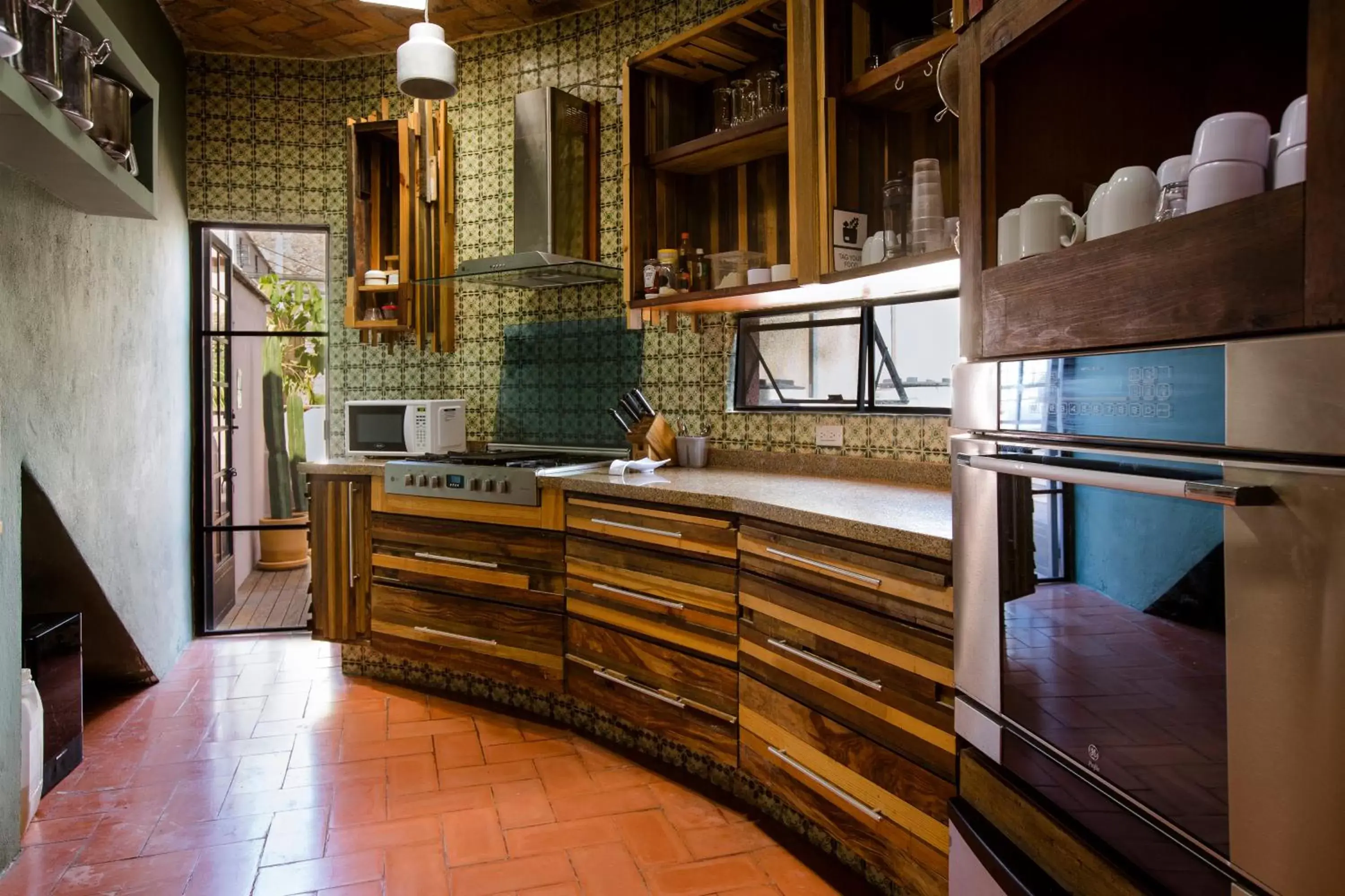 Communal kitchen, Kitchen/Kitchenette in Selina San Miguel de Allende