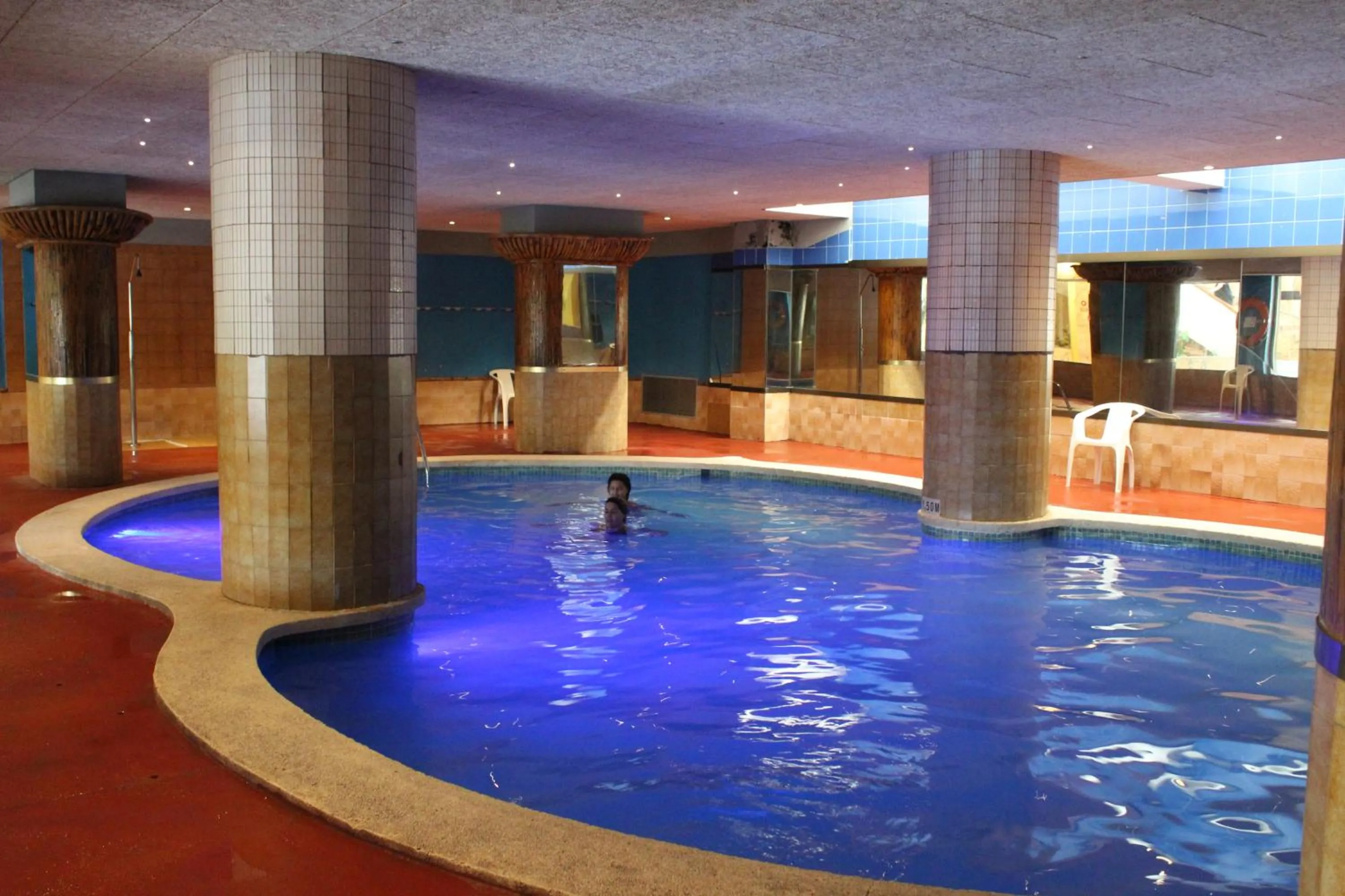 Swimming pool in Hotel Esplendid