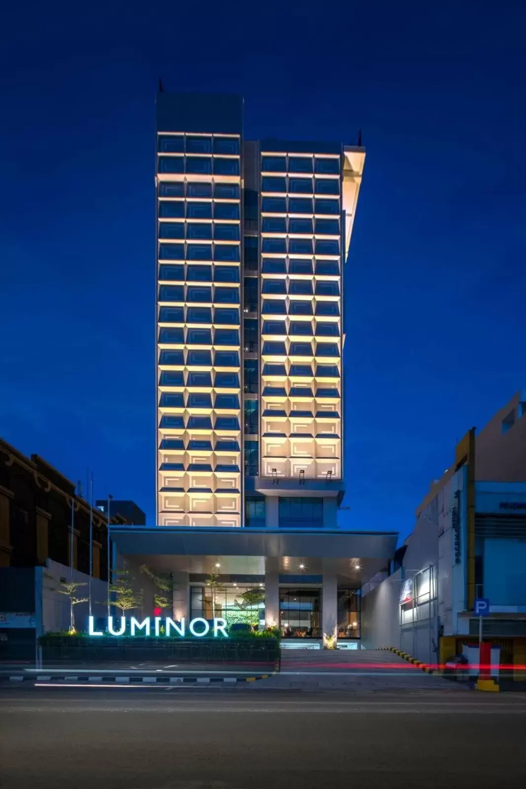 Facade/entrance, Property Building in Luminor Hotel Pecenongan Jakarta By WH