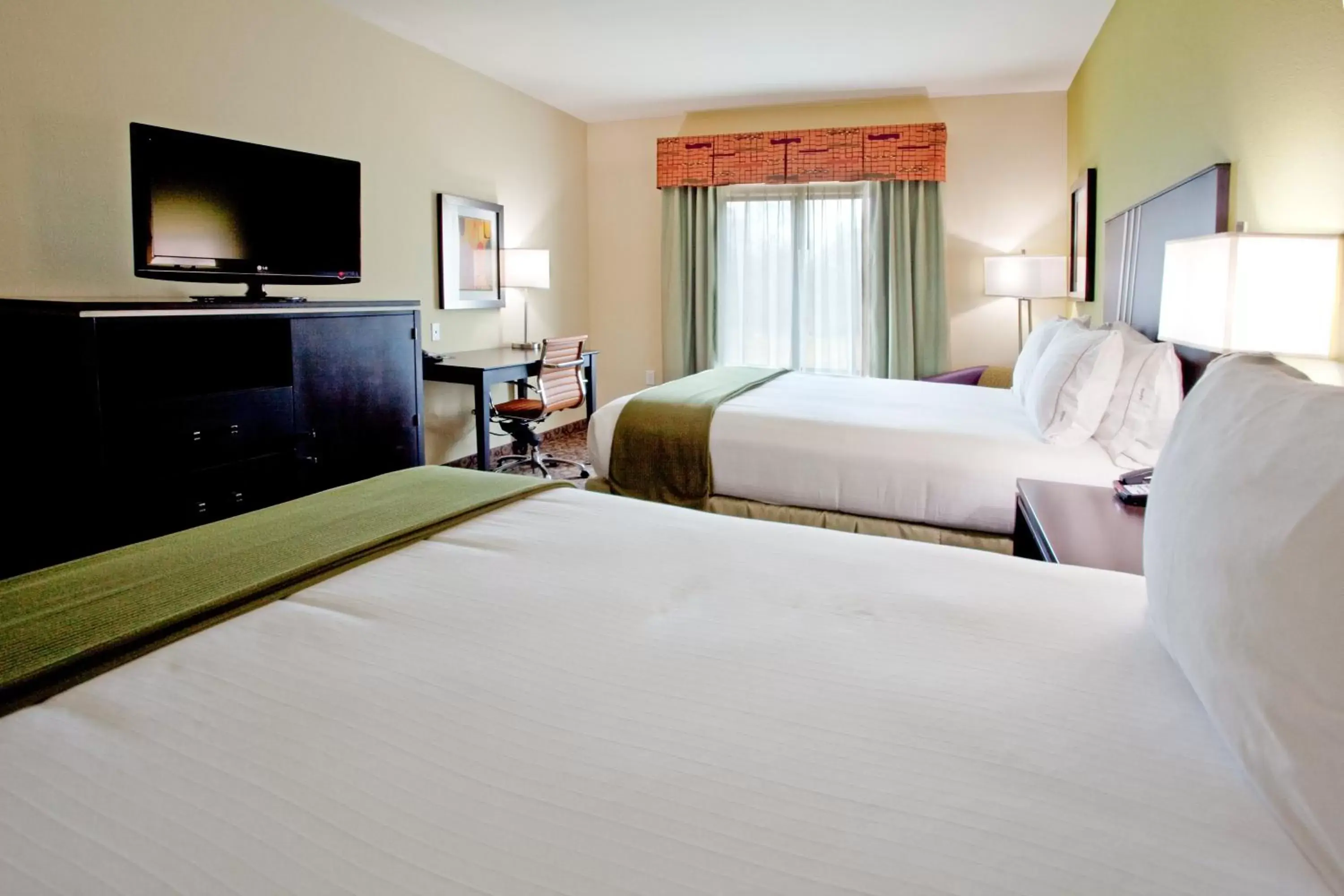 Photo of the whole room, Bed in Holiday Inn Express Hotel & Suites Clemson - University Area, an IHG Hotel