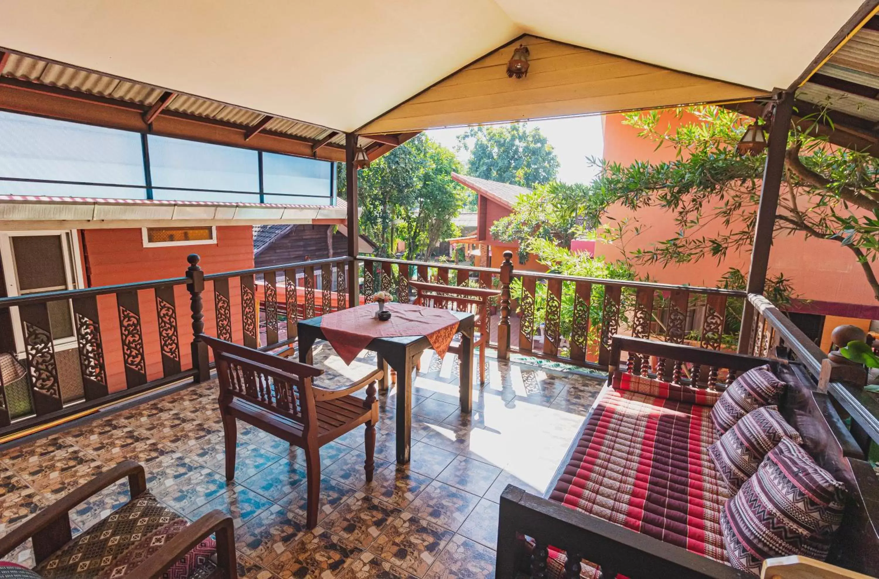 Deluxe Double or Twin Room in Joy's House & Tour Deluxe Double or Twin Room in Joy's House & Tour