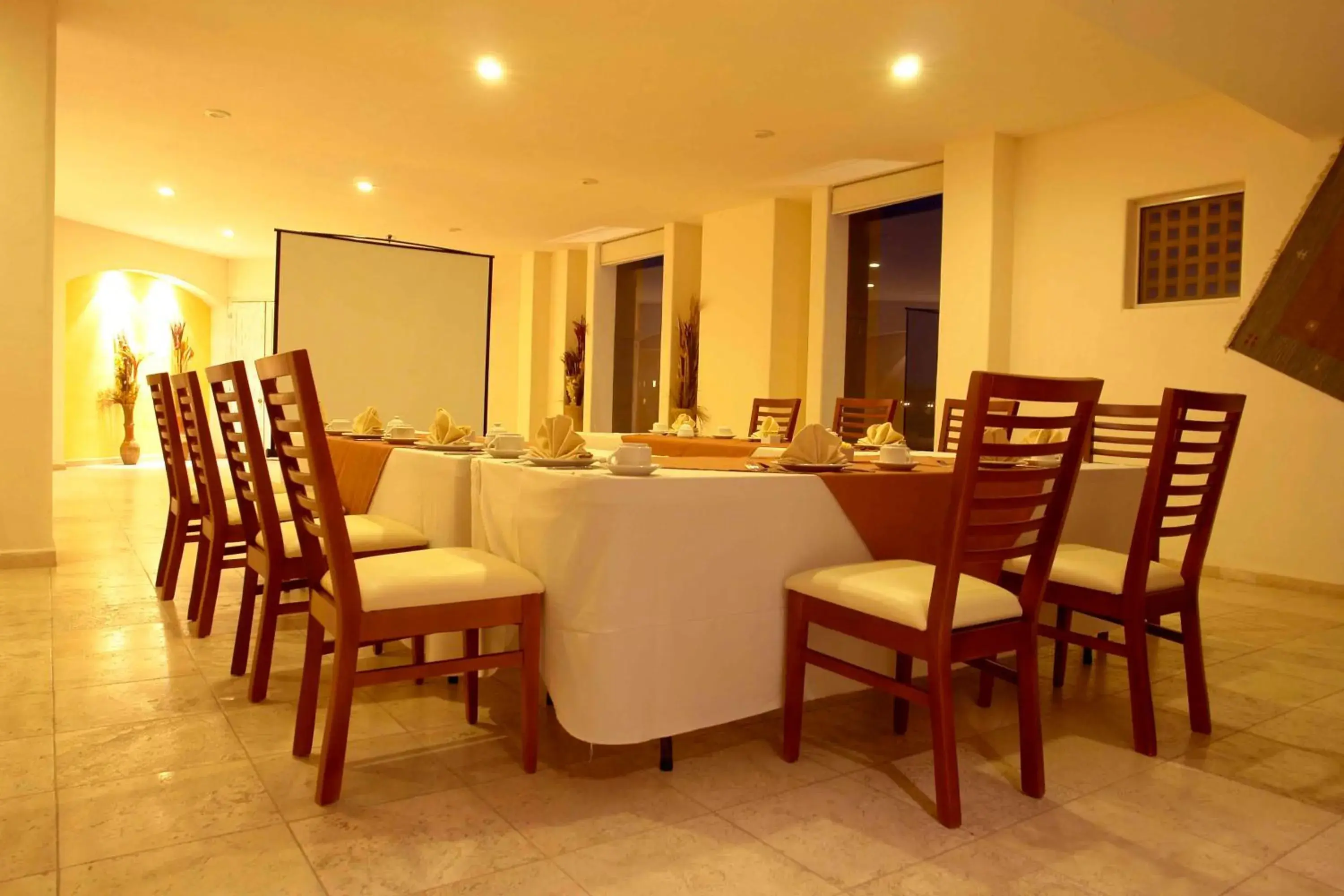 Meeting/conference room, Restaurant/Places to Eat in Hotel Quinta las Alondras