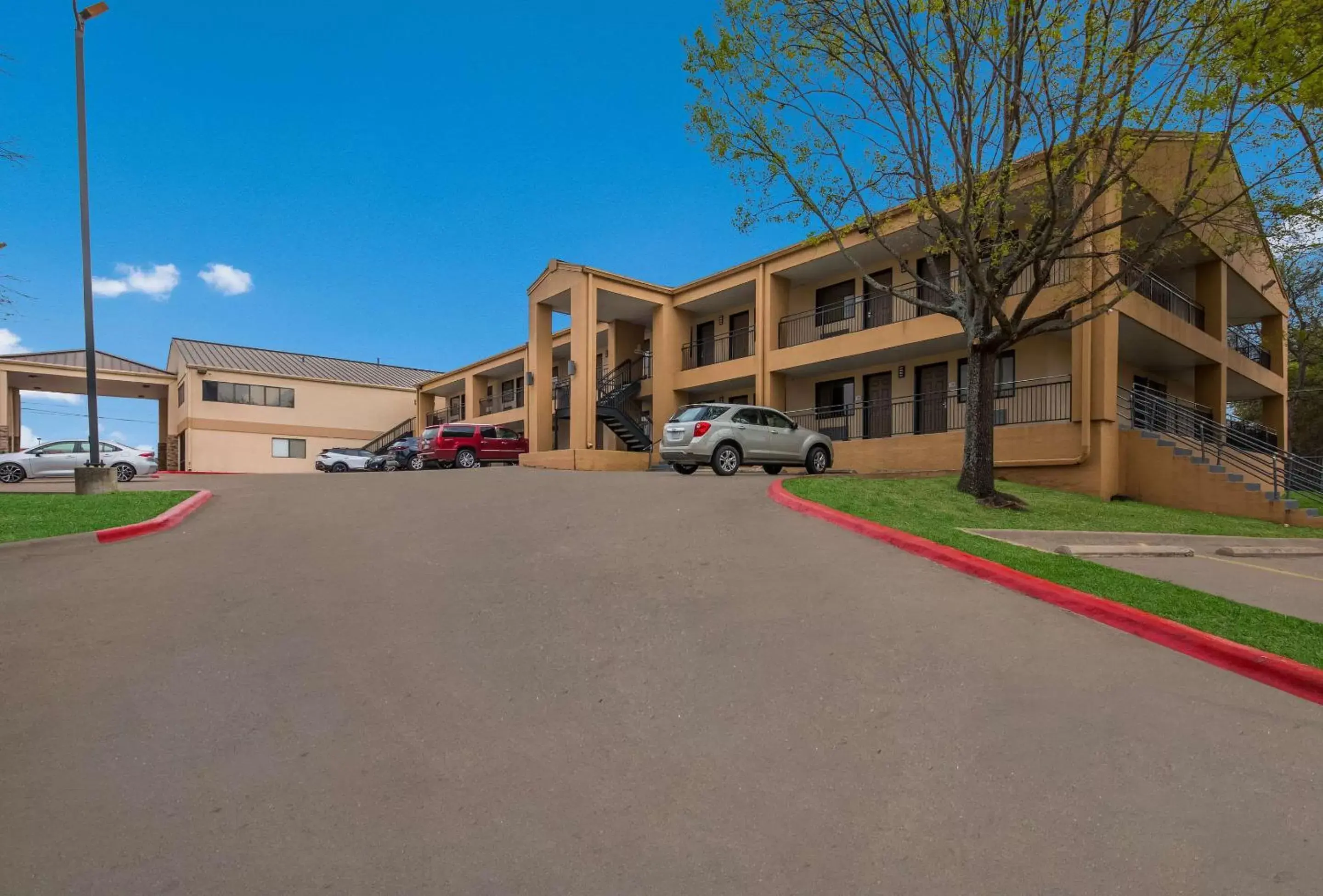 Property Building in Quality Inn & Suites Round Rock