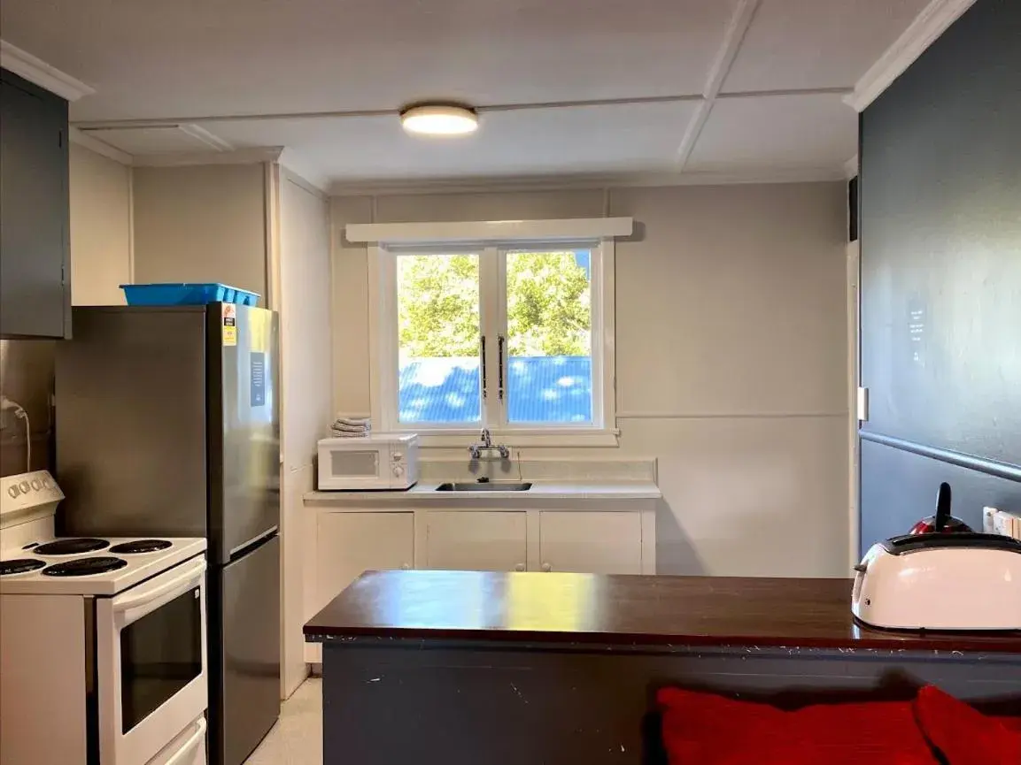 Kitchen or kitchenette, Kitchen/Kitchenette in Pinewood Lodge