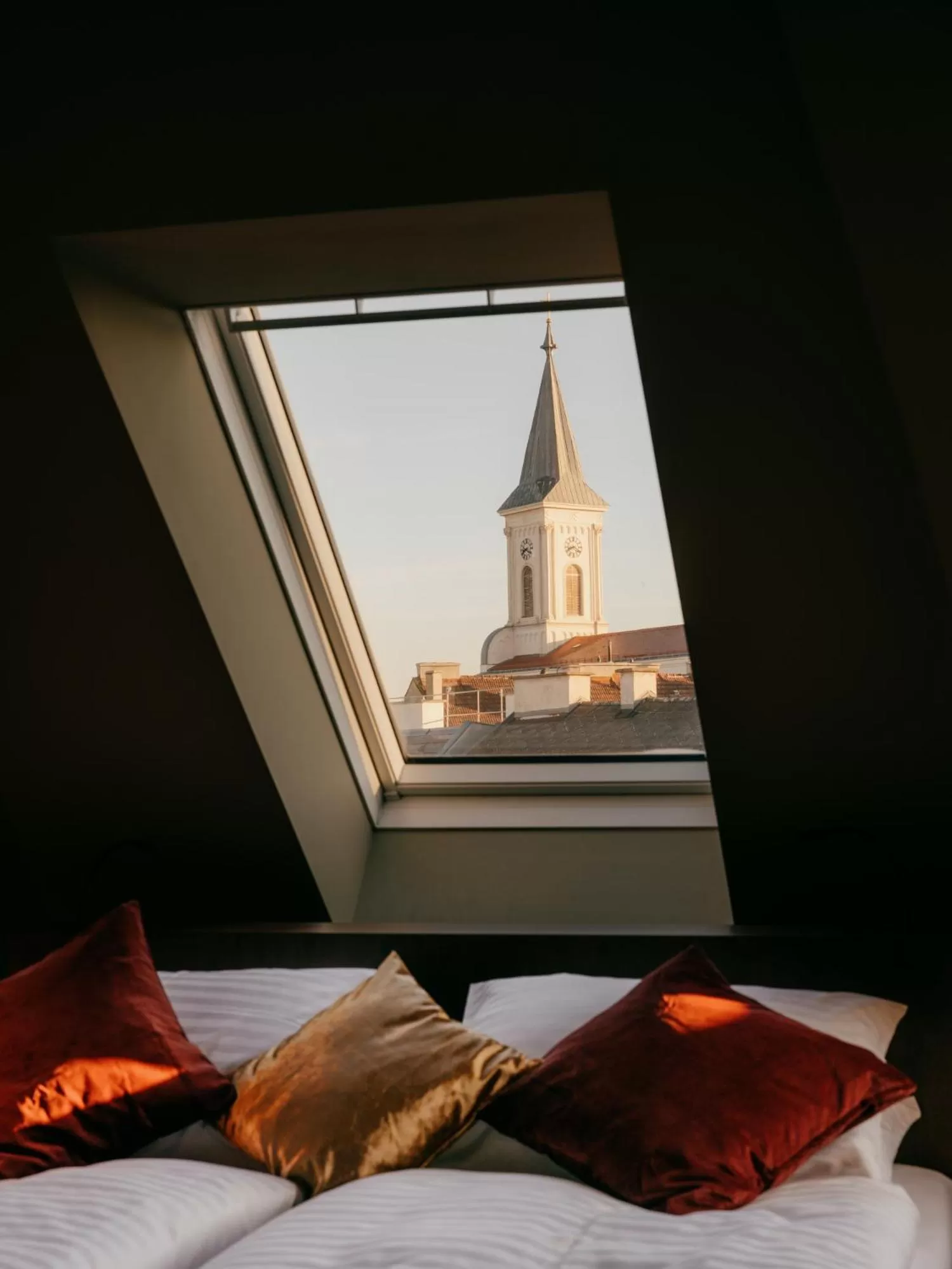 Bed in WELTWIEN Luxury Art Apartments & Free Parking