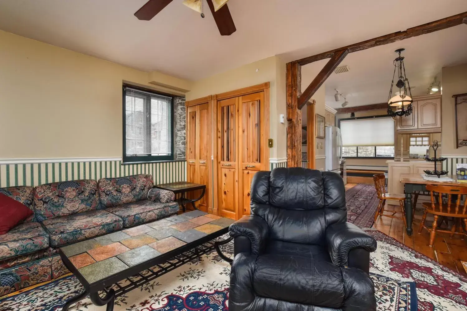 Seating Area in The Noble Waterfront Apartment Suites