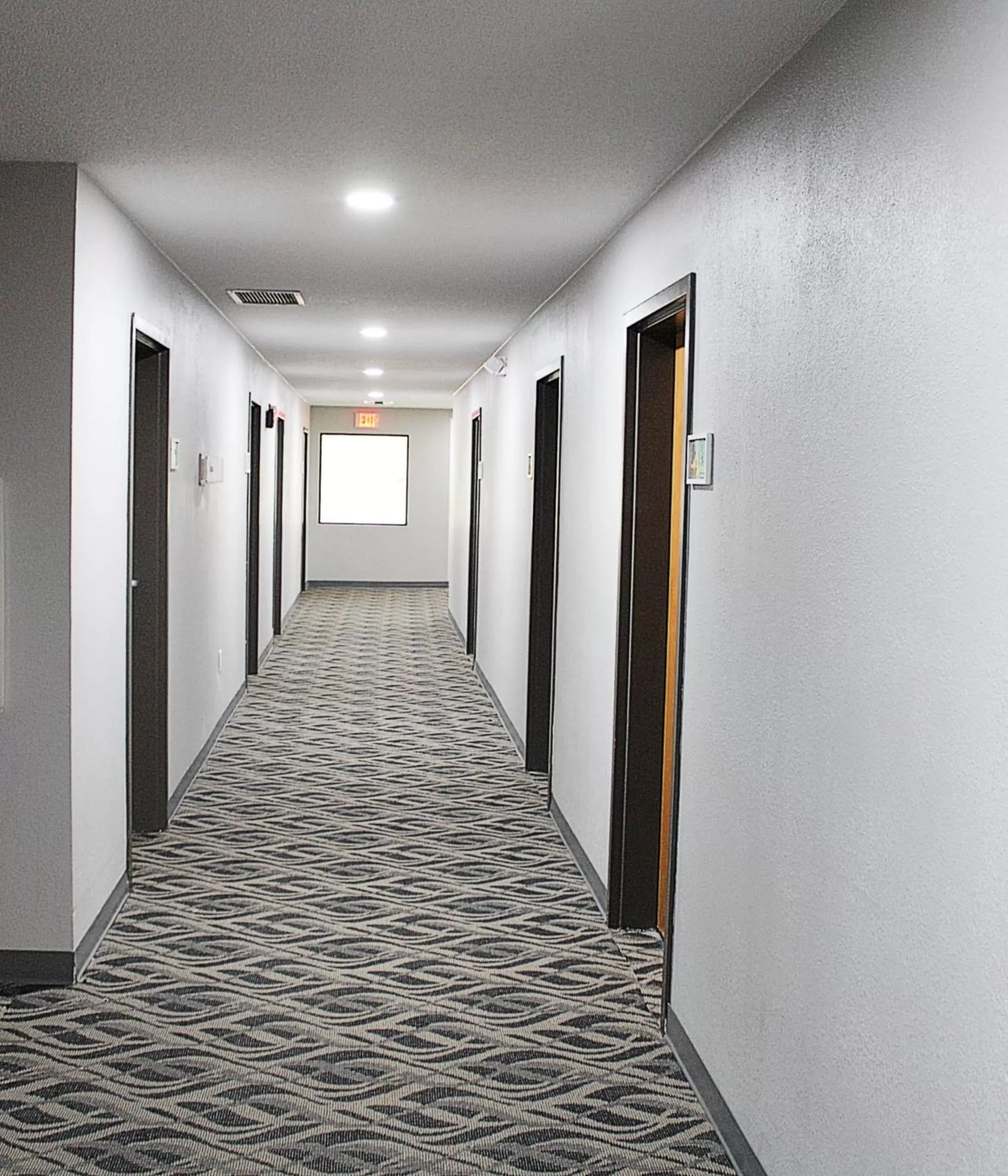 Greenlight Inn & Suites St James