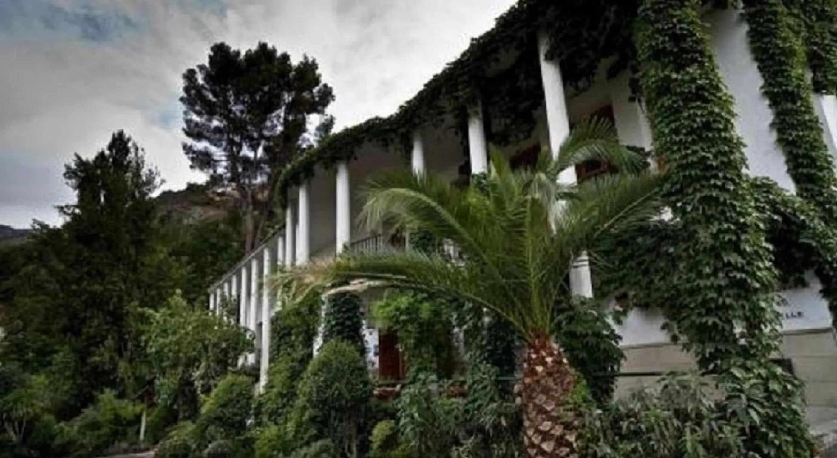 Facade/entrance, Property Building in Villa Turistica de Cazorla