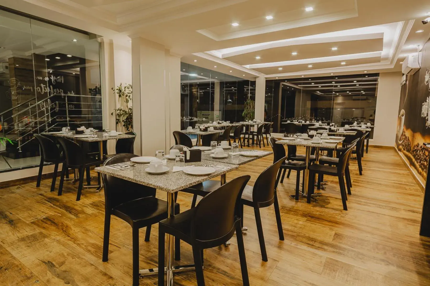 Restaurant/Places to Eat in Yvera Cataratas