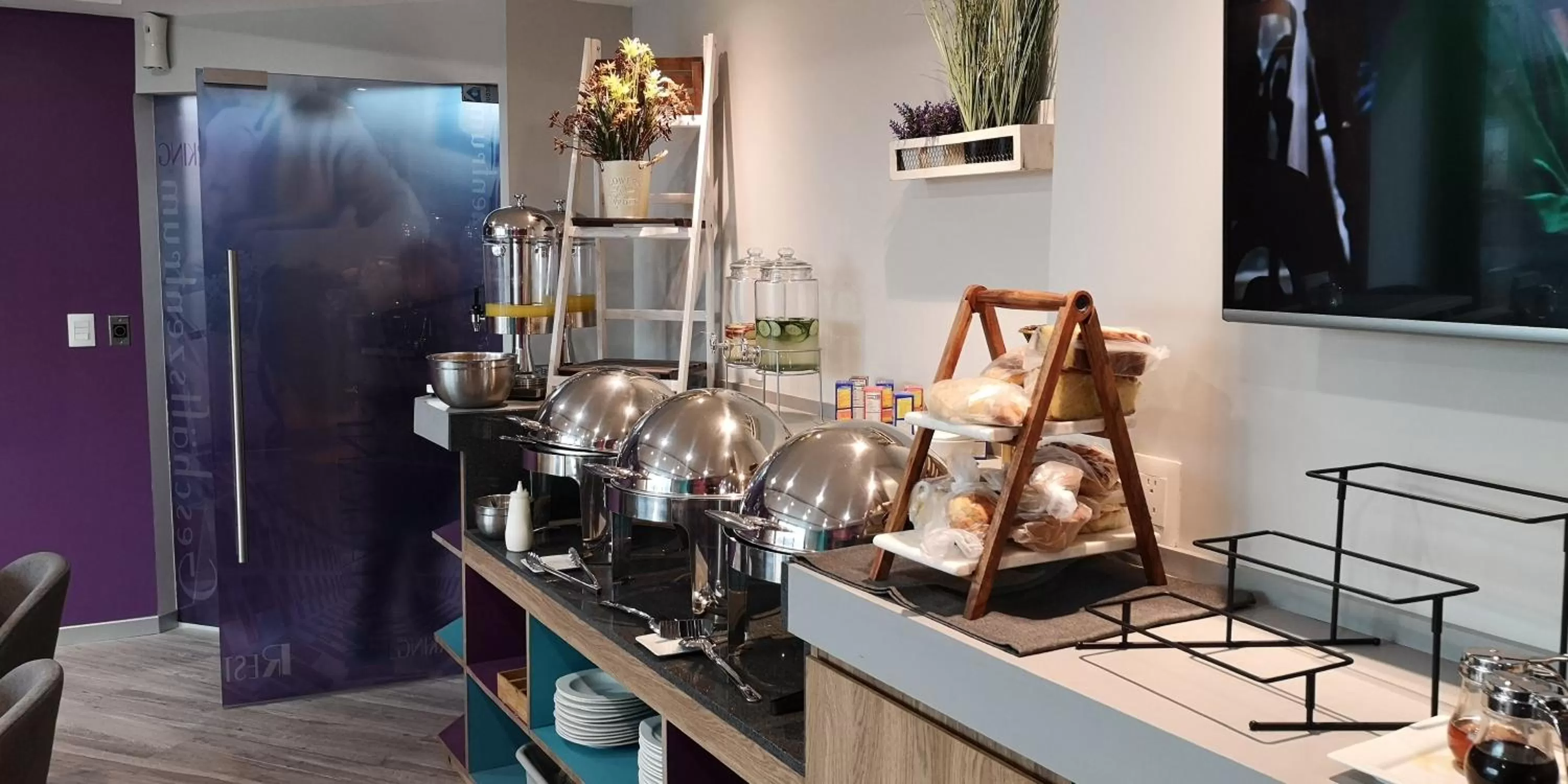 Food and drinks in Hotel Bonn