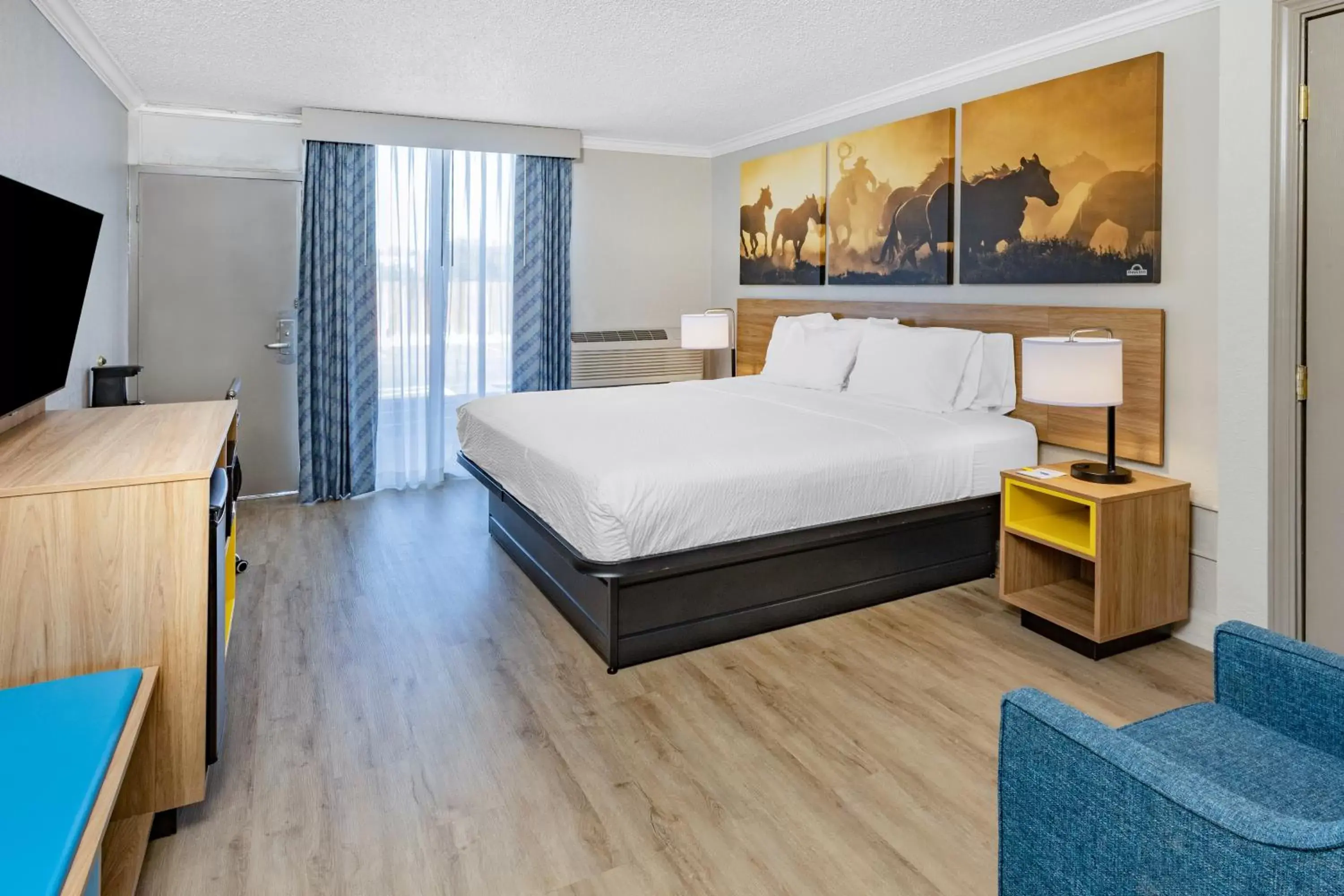 Bed in Days Inn by Wyndham Del Rio