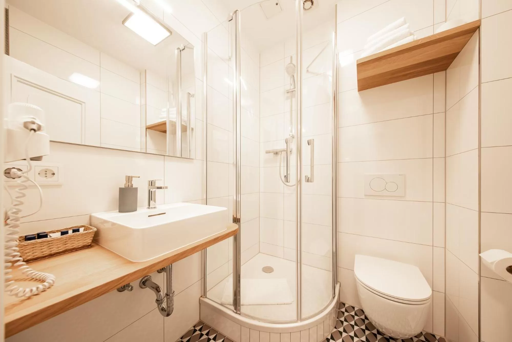 Shower in Hotel Am Markt