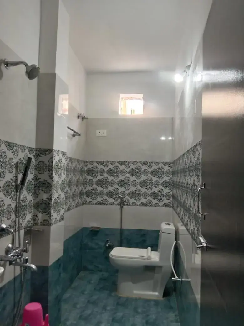 Bathroom in Hotel Shree Sai Inn