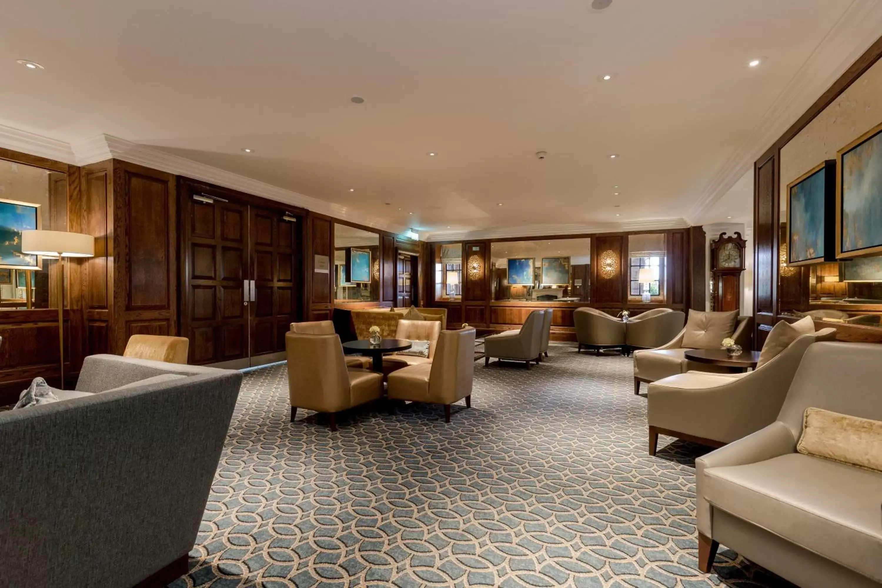 Lounge or bar in Western House Hotel