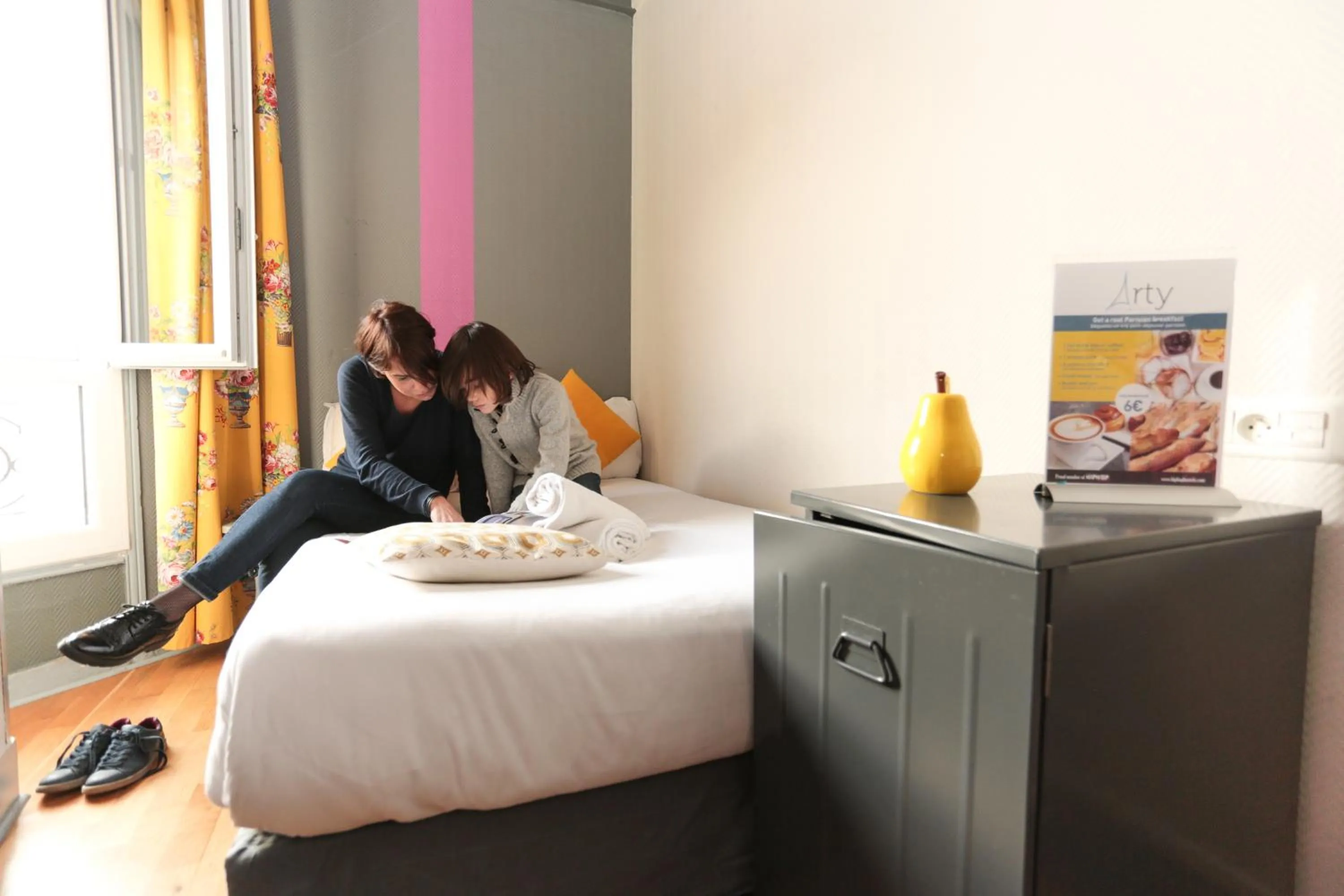 Photo of the whole room in Arty Paris Porte de Versailles by River