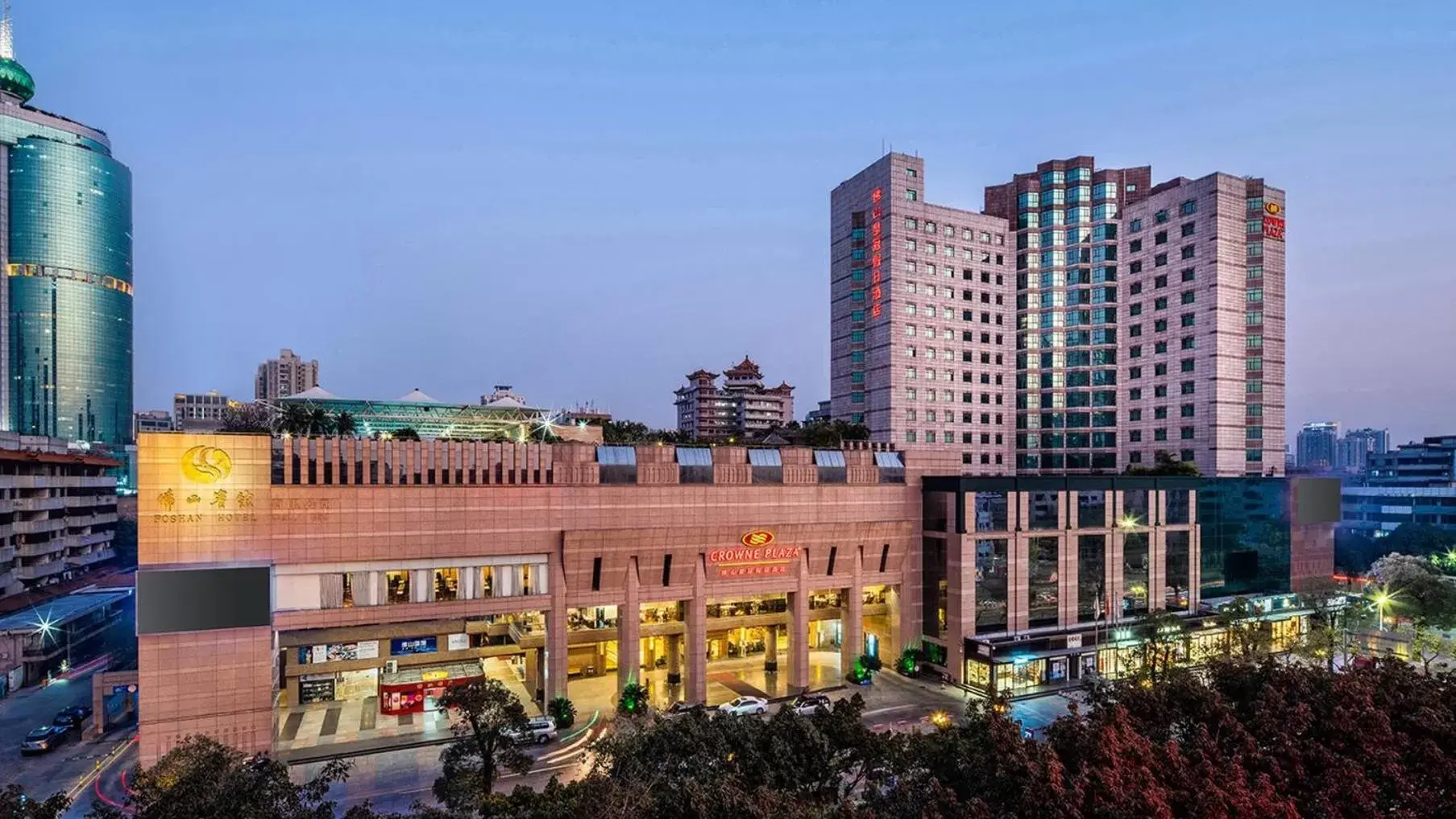 Property building in Crowne Plaza Foshan, an IHG Hotel - Exclusive bus stations for HKSAR round-trips