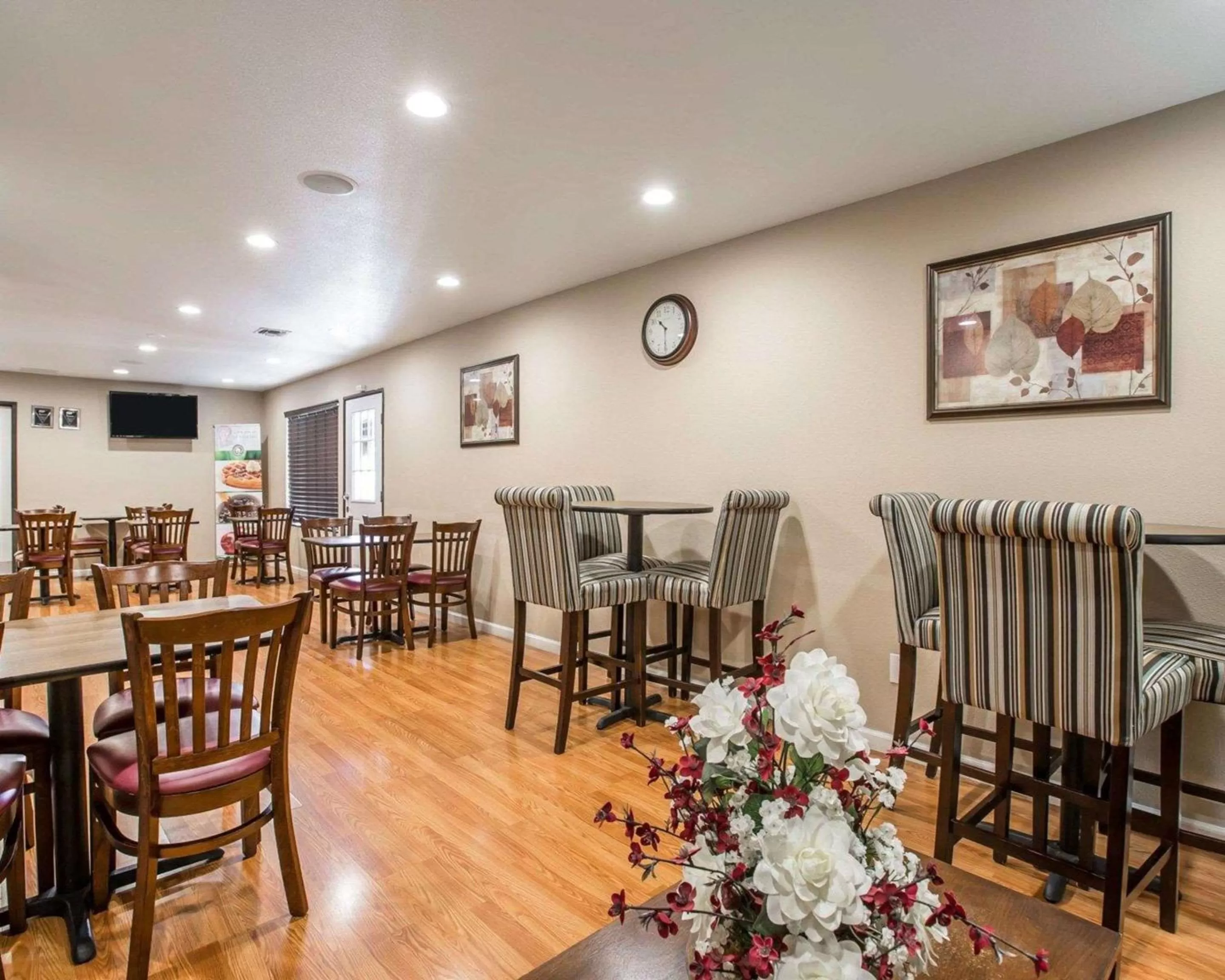 Restaurant/places to eat in Quality Inn & Suites Woodland - Sacramento Airport